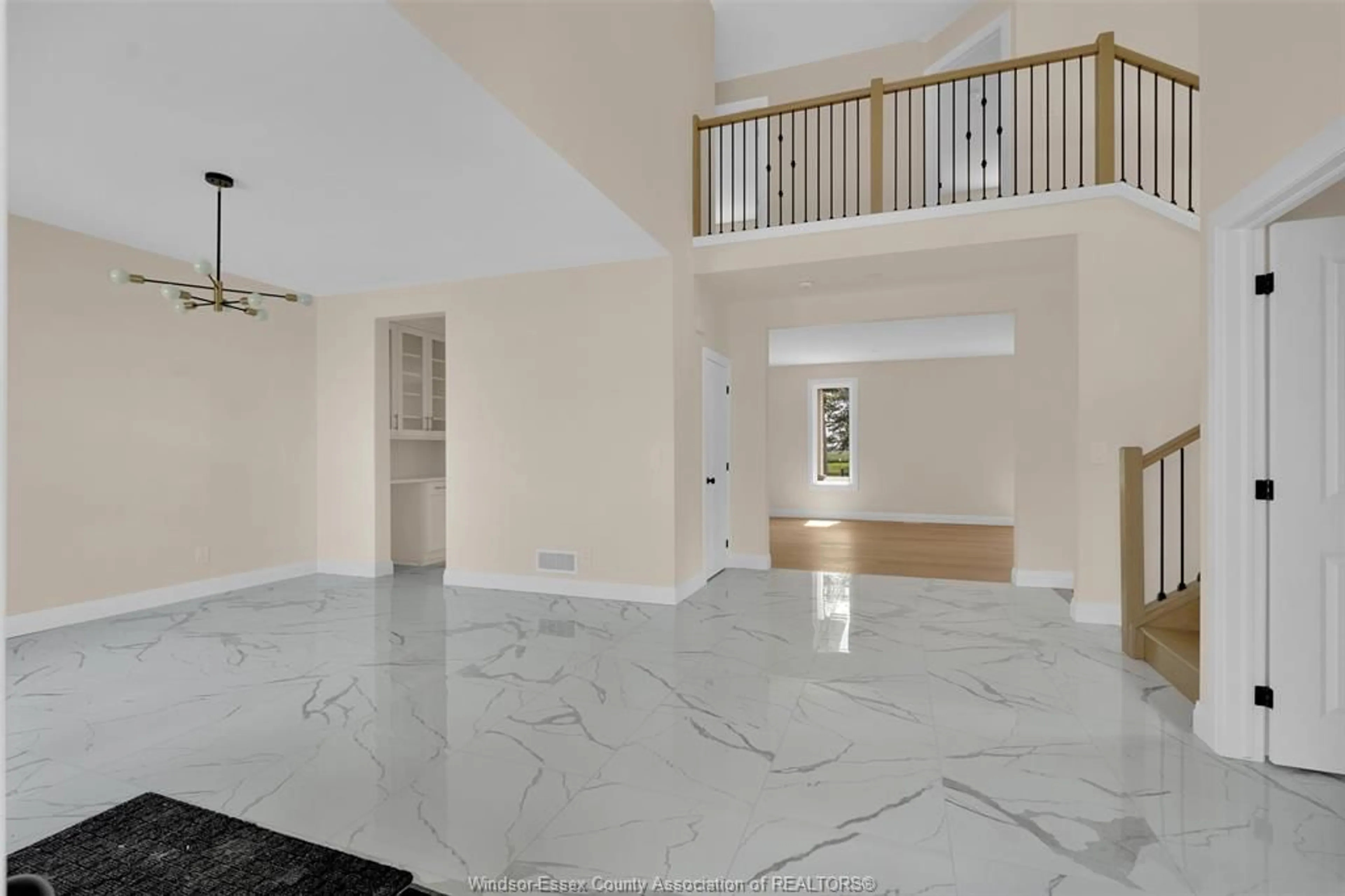 Indoor foyer for 4438 BELMONT, Comber Ontario N0R 1A0