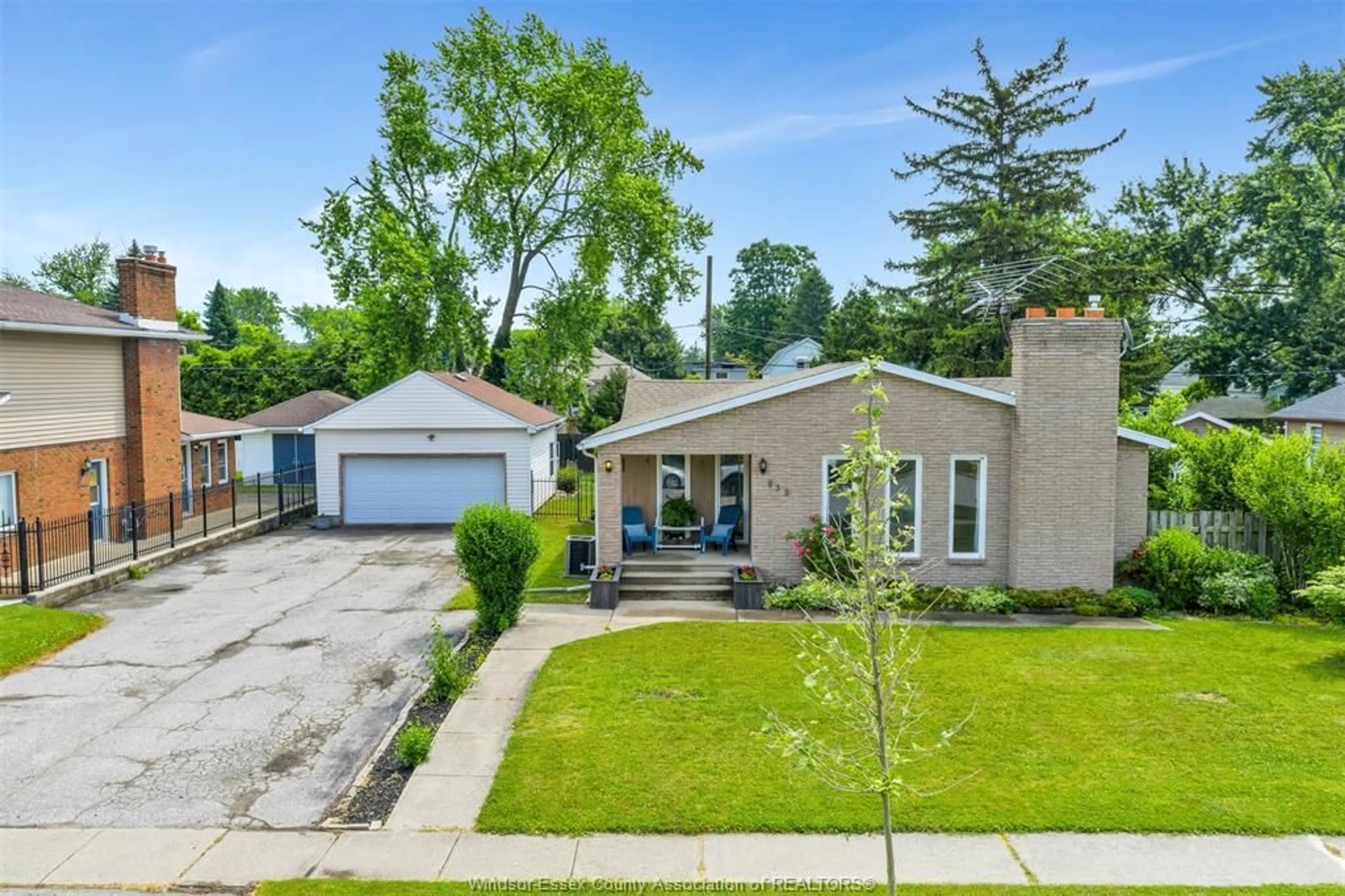 A pic from outside/outdoor area/front of a property/back of a property/a pic from drone, street for 630 ST. PIERRE, Tecumseh Ontario N8N 1Z4