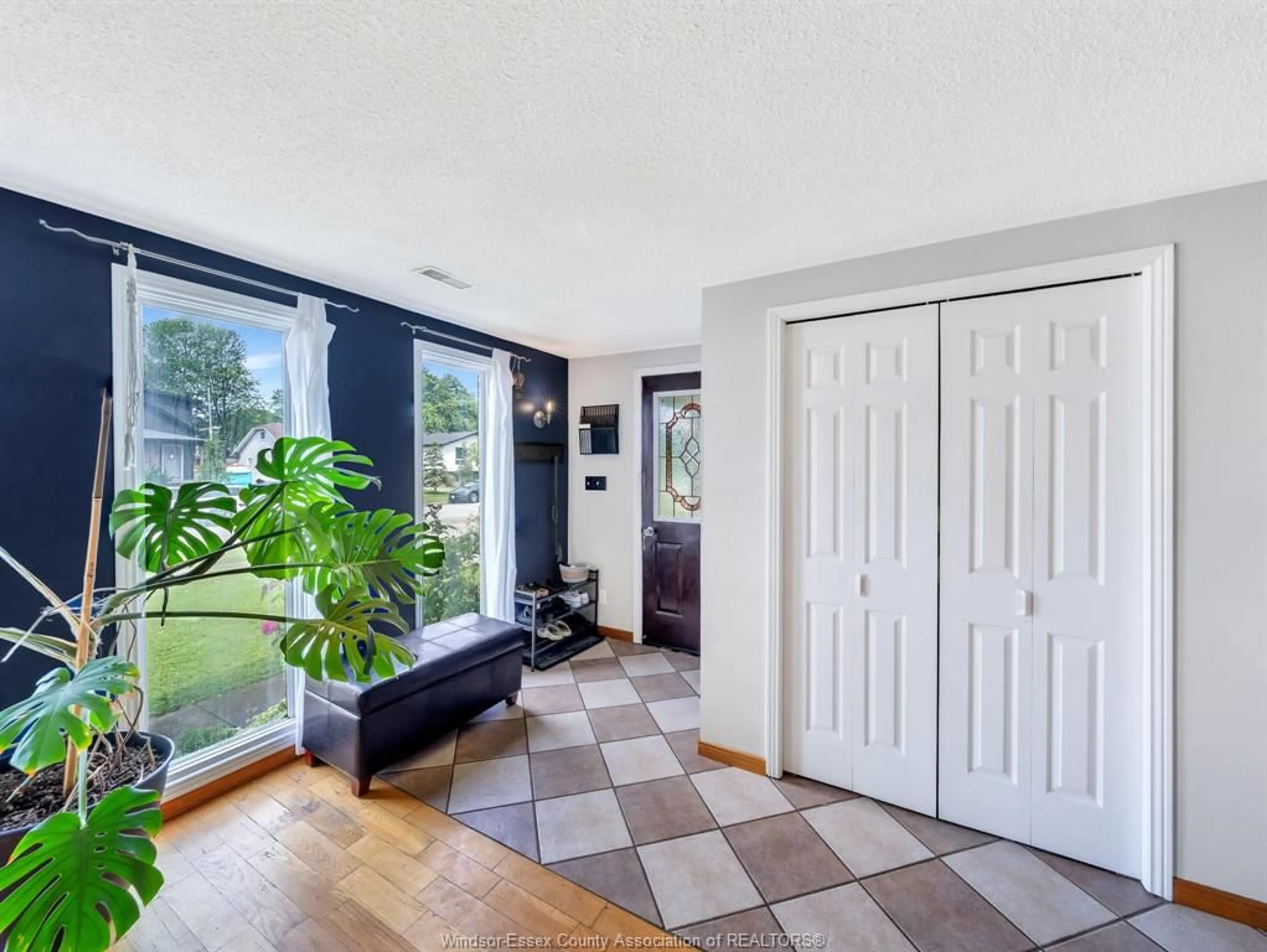 Indoor entryway for 630 ST. PIERRE, Tecumseh Ontario N8N 1Z4