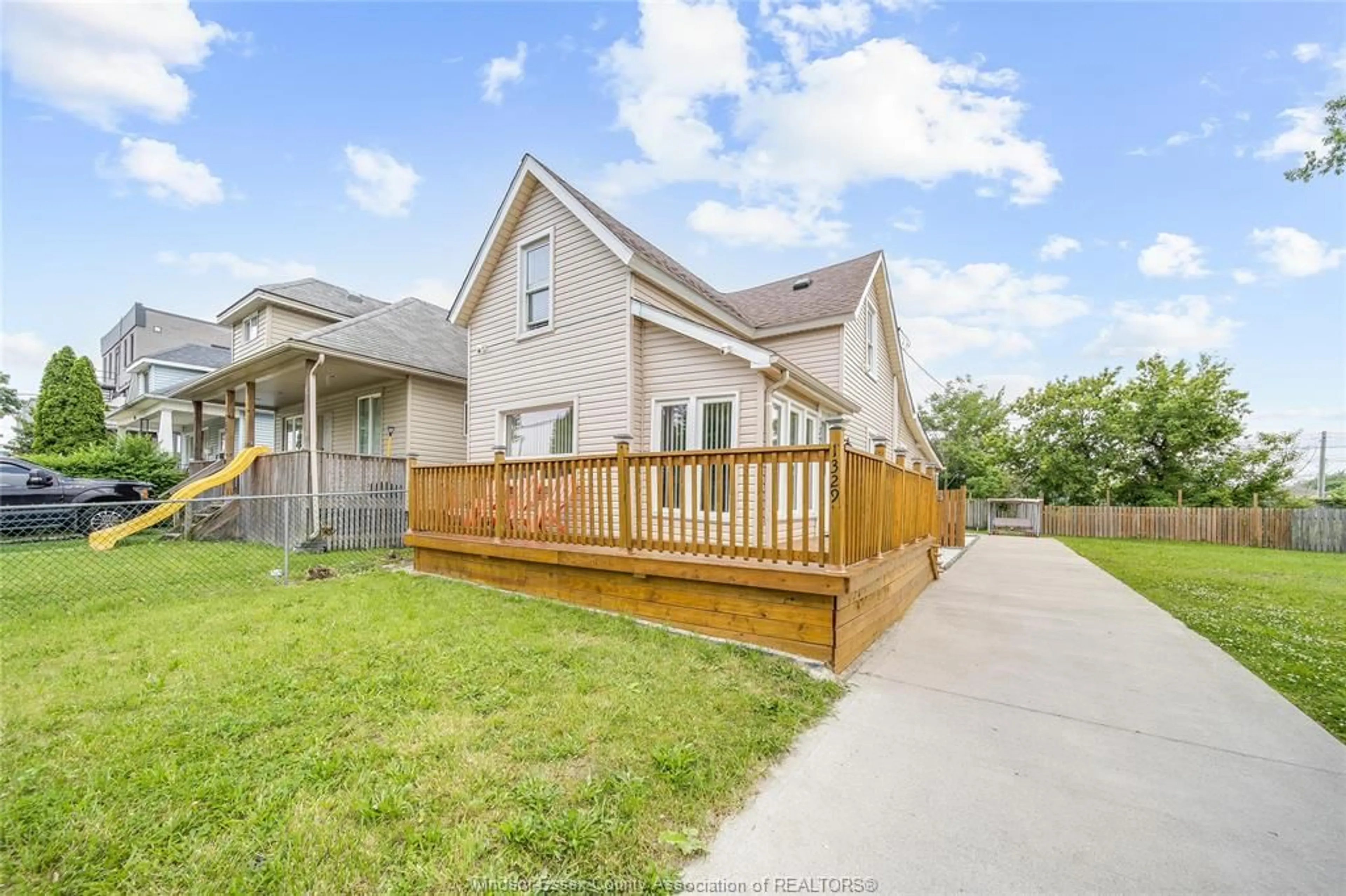 Unknown for 1329 WELLINGTON, Windsor Ontario N8X 2C1