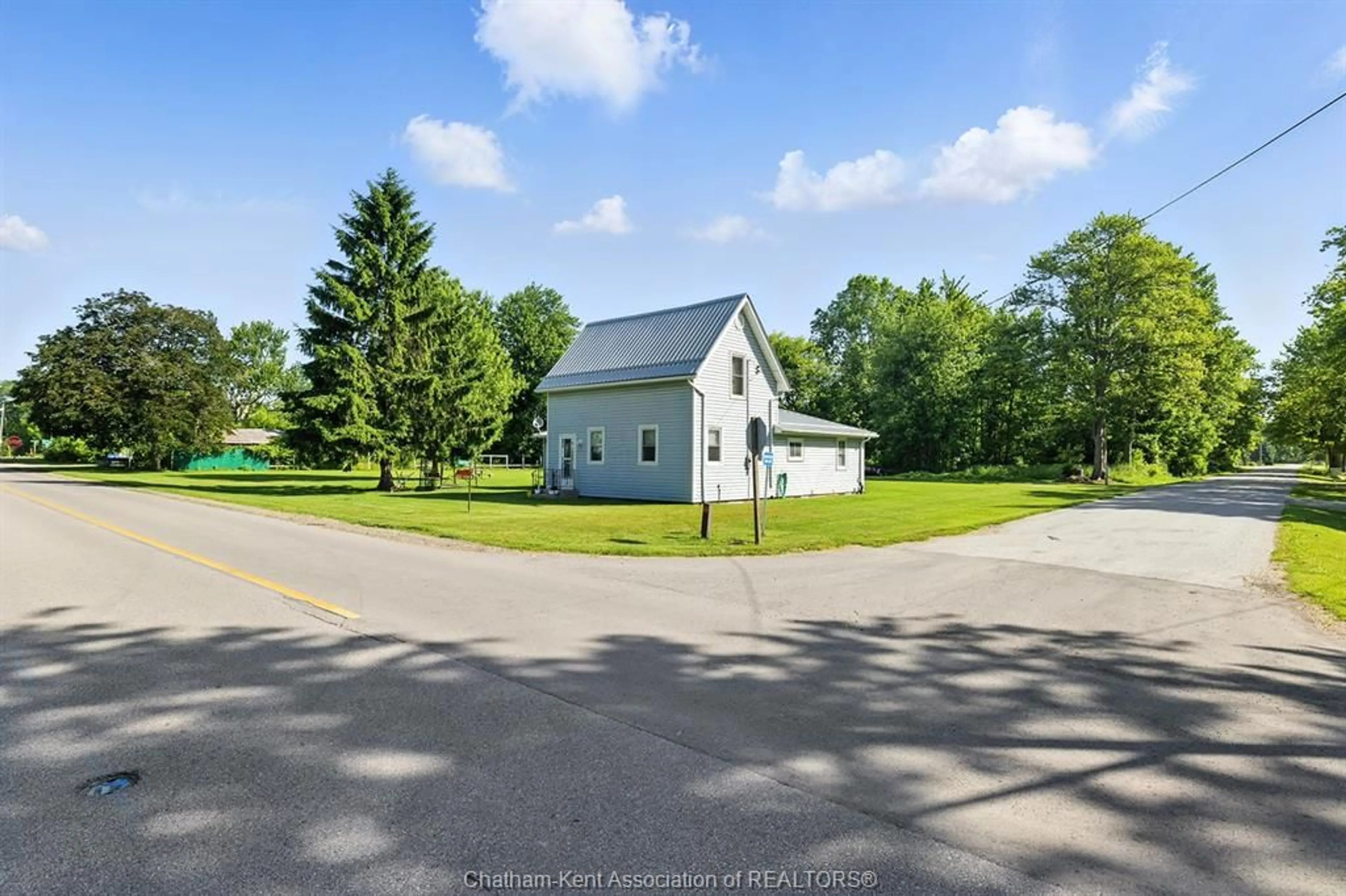 A pic from outside/outdoor area/front of a property/back of a property/a pic from drone, street for 19089 Hill Rd, Morpeth Ontario N0P 1X0