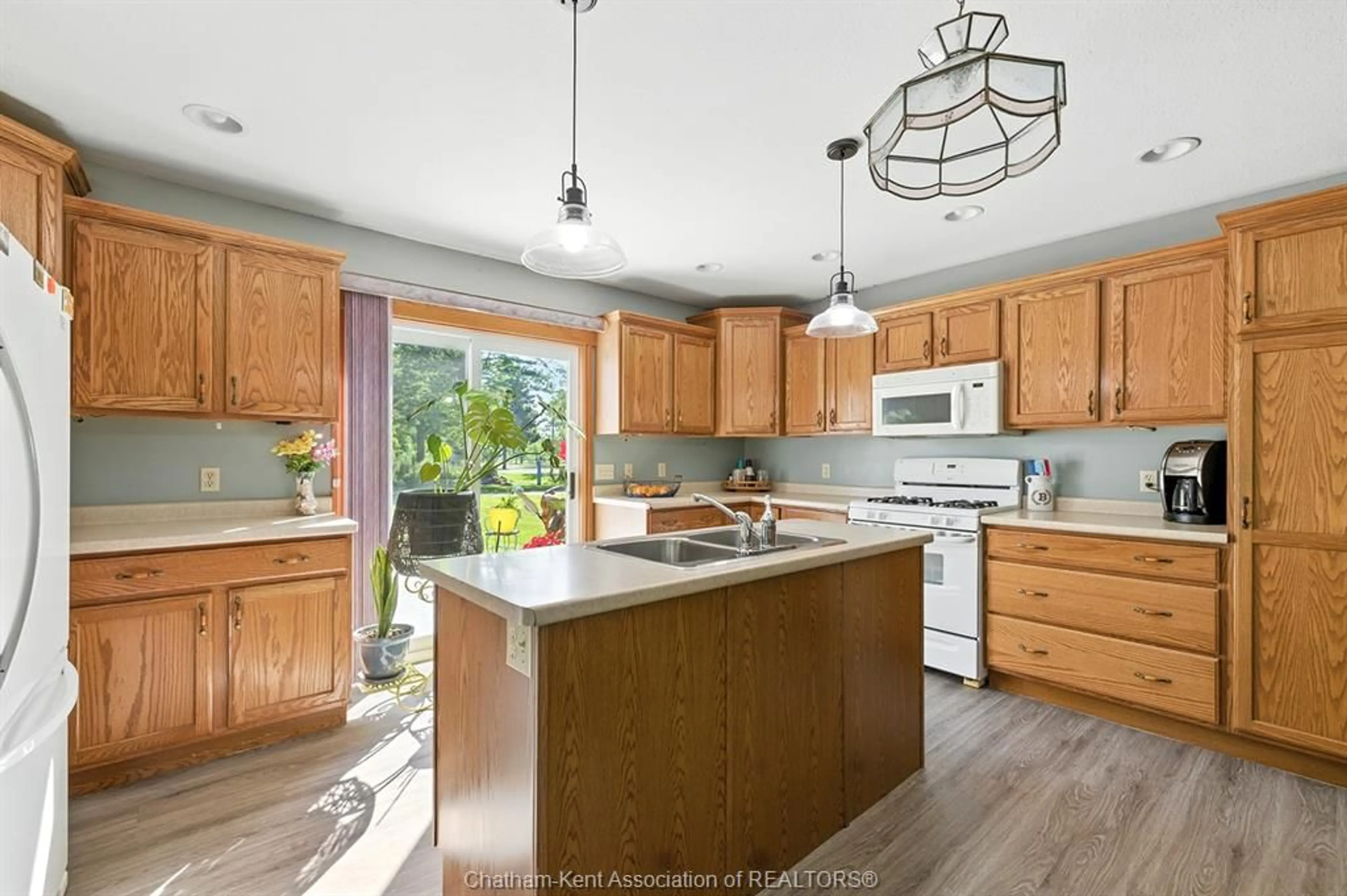Open concept kitchen, unknown for 19089 Hill Rd, Morpeth Ontario N0P 1X0