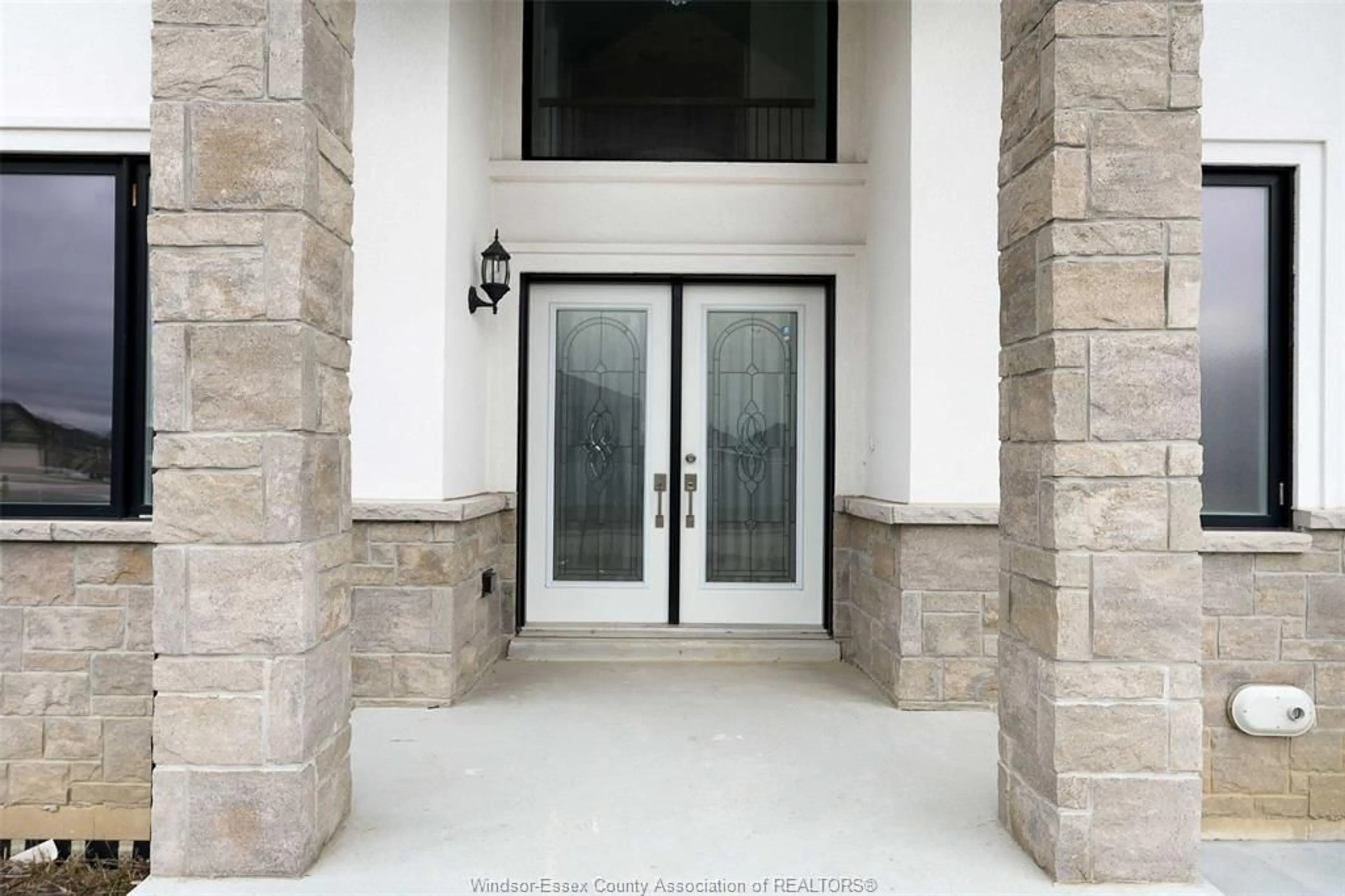 Indoor entryway for 58 NOBLE, Amherstburg Ontario N9V 0G8