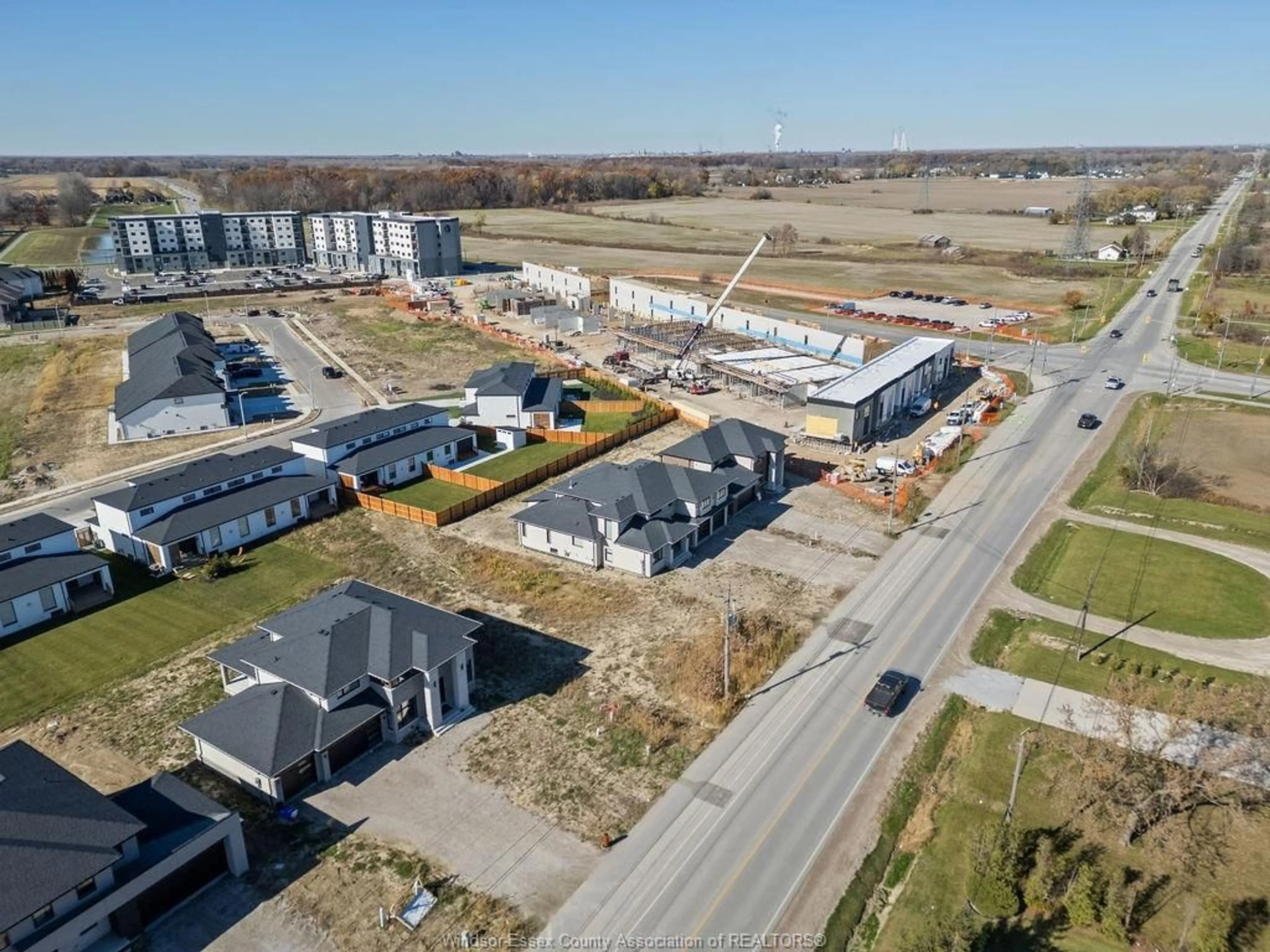 A pic from outside/outdoor area/front of a property/back of a property/a pic from drone, street for 5113 HURON CHURCH LINE, LaSalle Ontario N9H 0N2