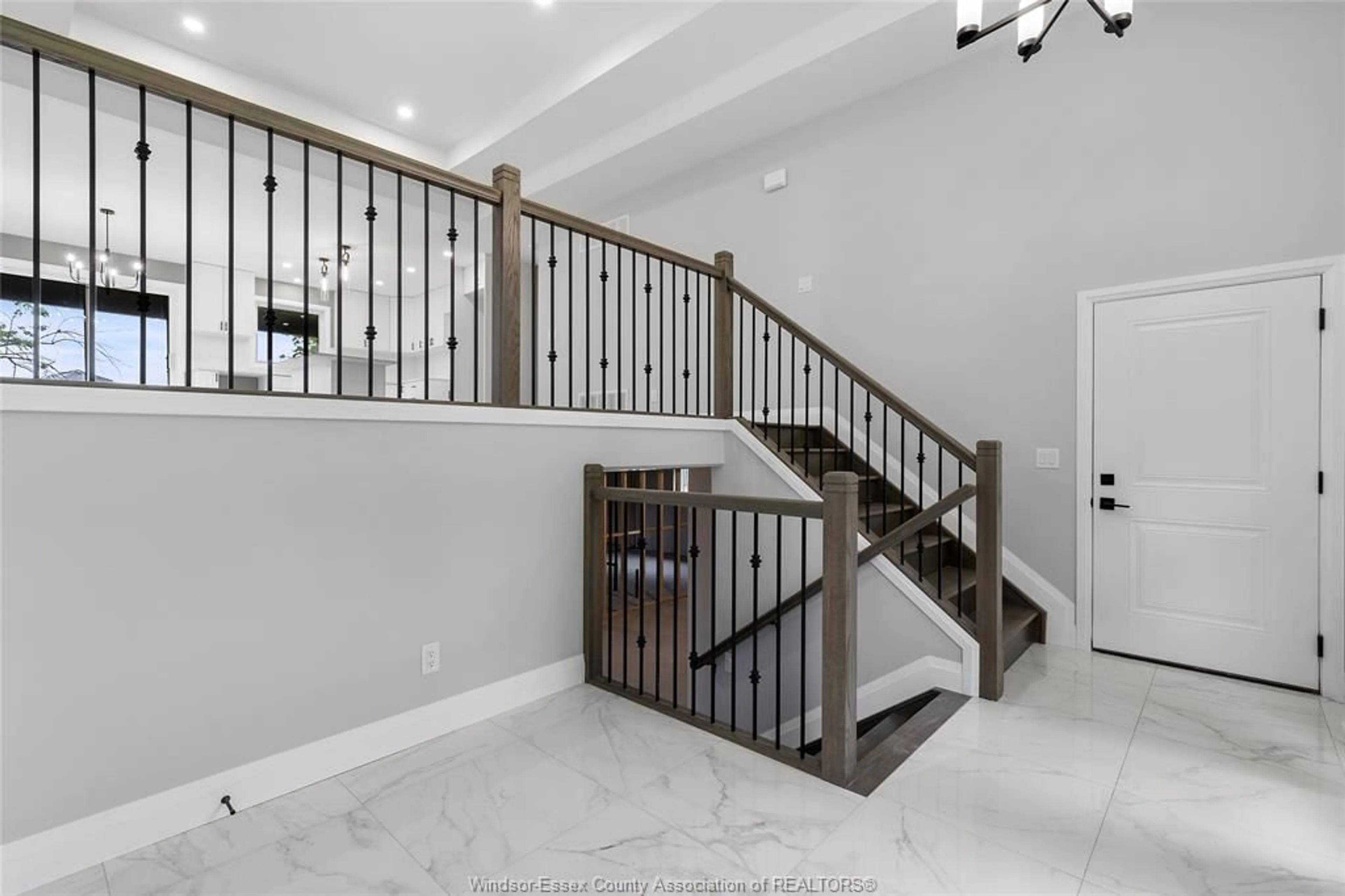 Stairs for 158 MELOCHE, Amherstburg Ontario N9V 2Y6