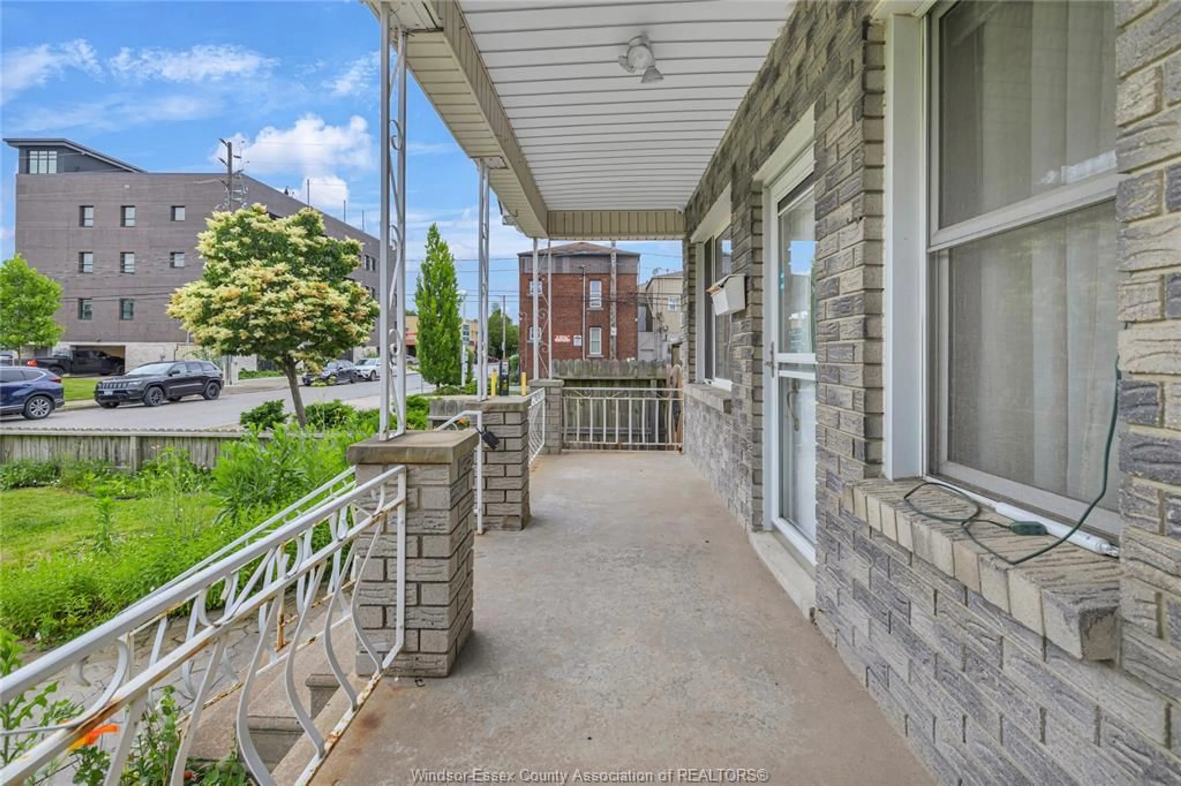 Patio, street for 1036 MARENTETTE Ave, Windsor Ontario N9A 2A5
