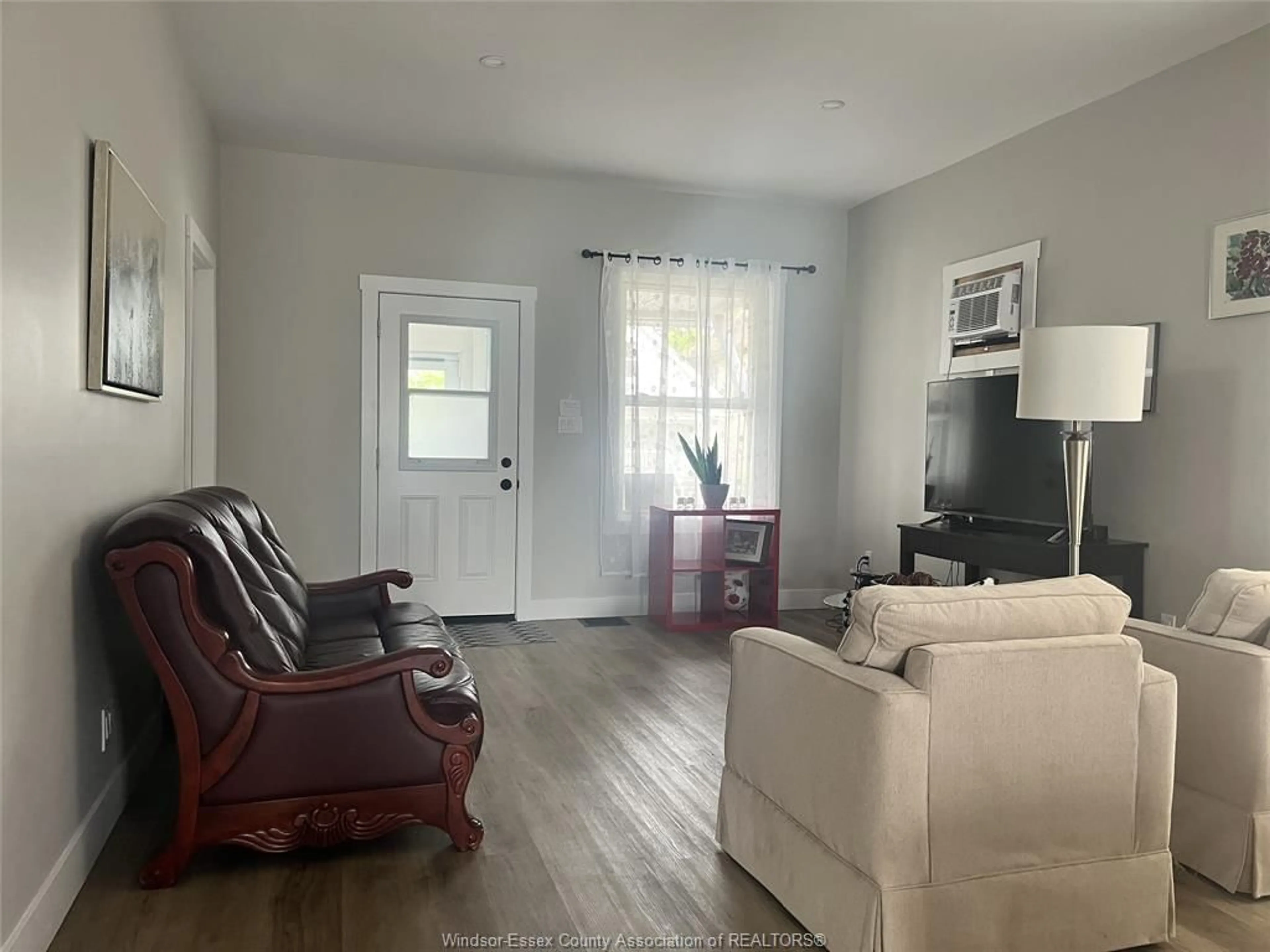 Living room with furniture, unknown for 421 Josephine, Windsor Ontario N9B 2K9