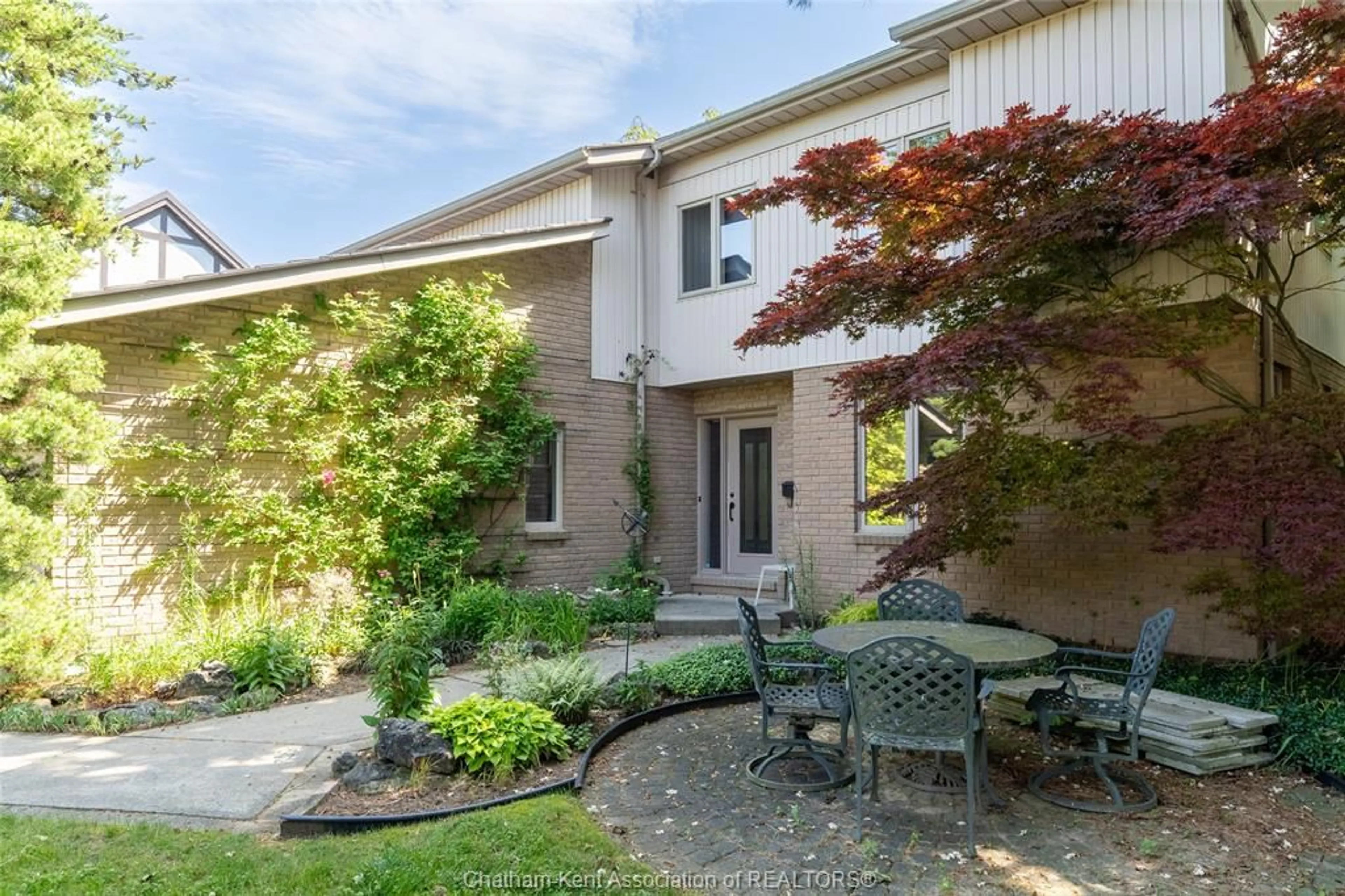 Patio, street for 30 CRAMAR Cres, Chatham Ontario N7M 6G3