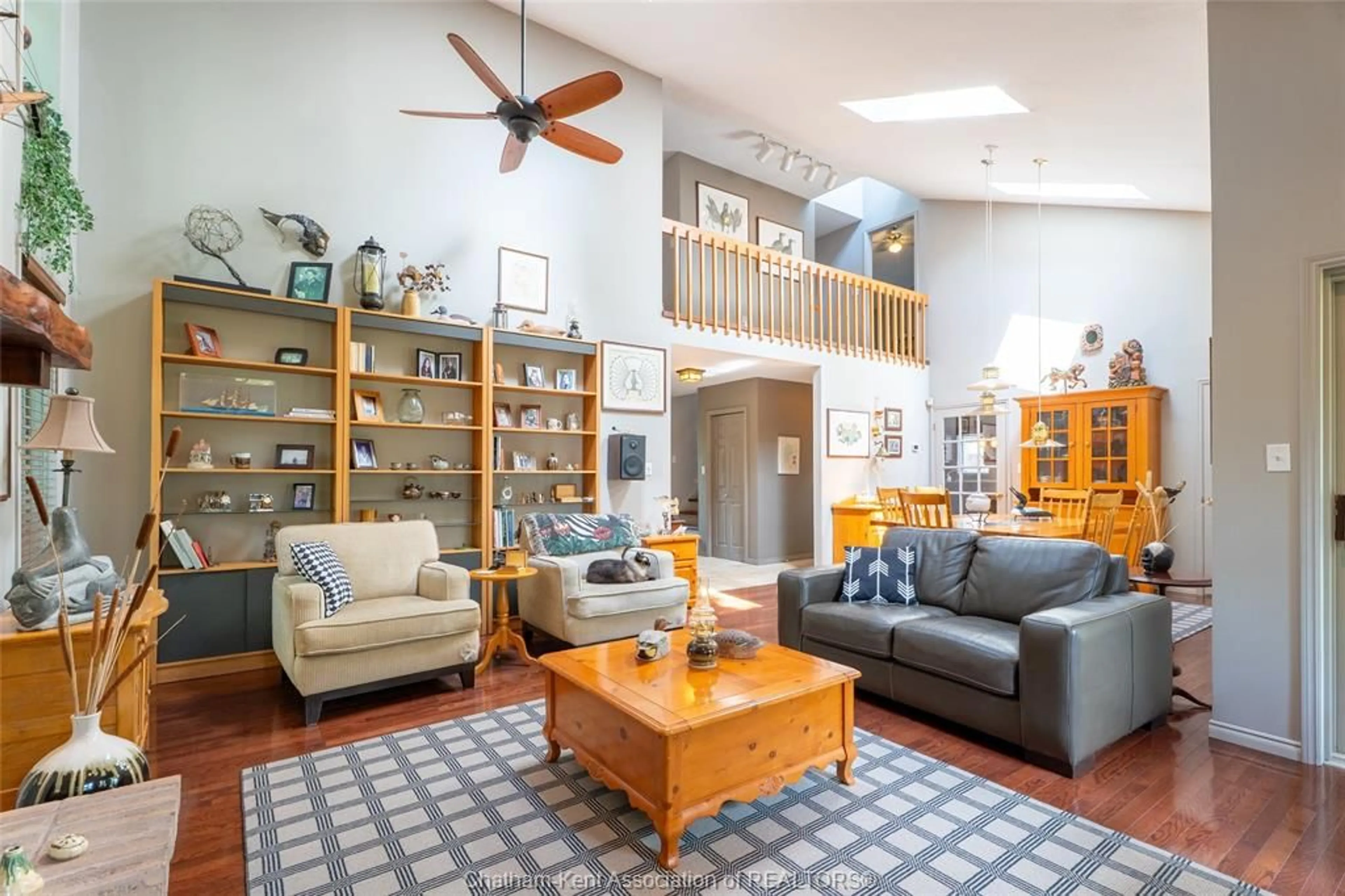 Living room with furniture, unknown for 30 CRAMAR Cres, Chatham Ontario N7M 6G3