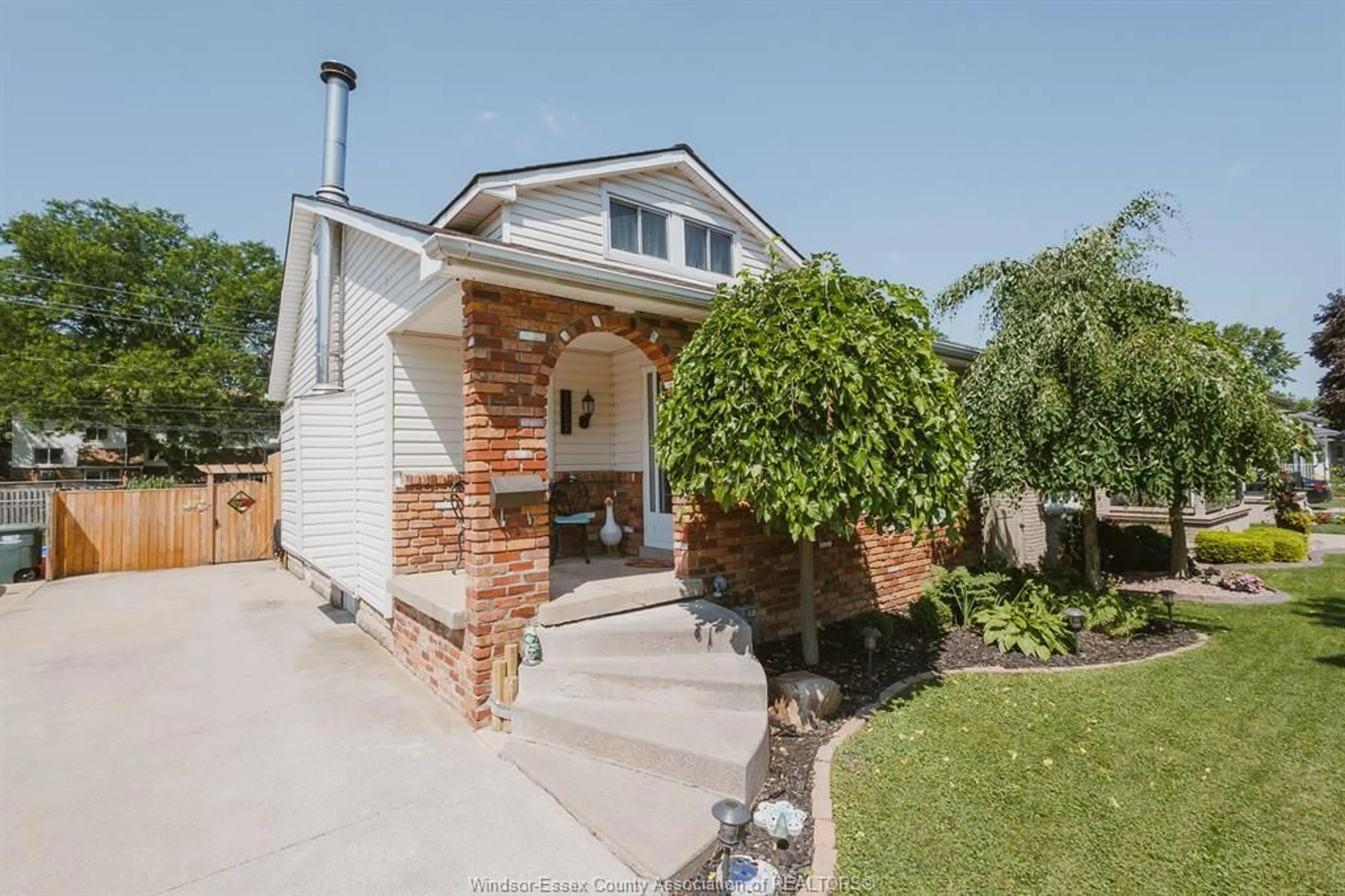 Home with brick exterior material, street for 1657 WESTMINSTER Blvd, Windsor Ontario N8T 1X2