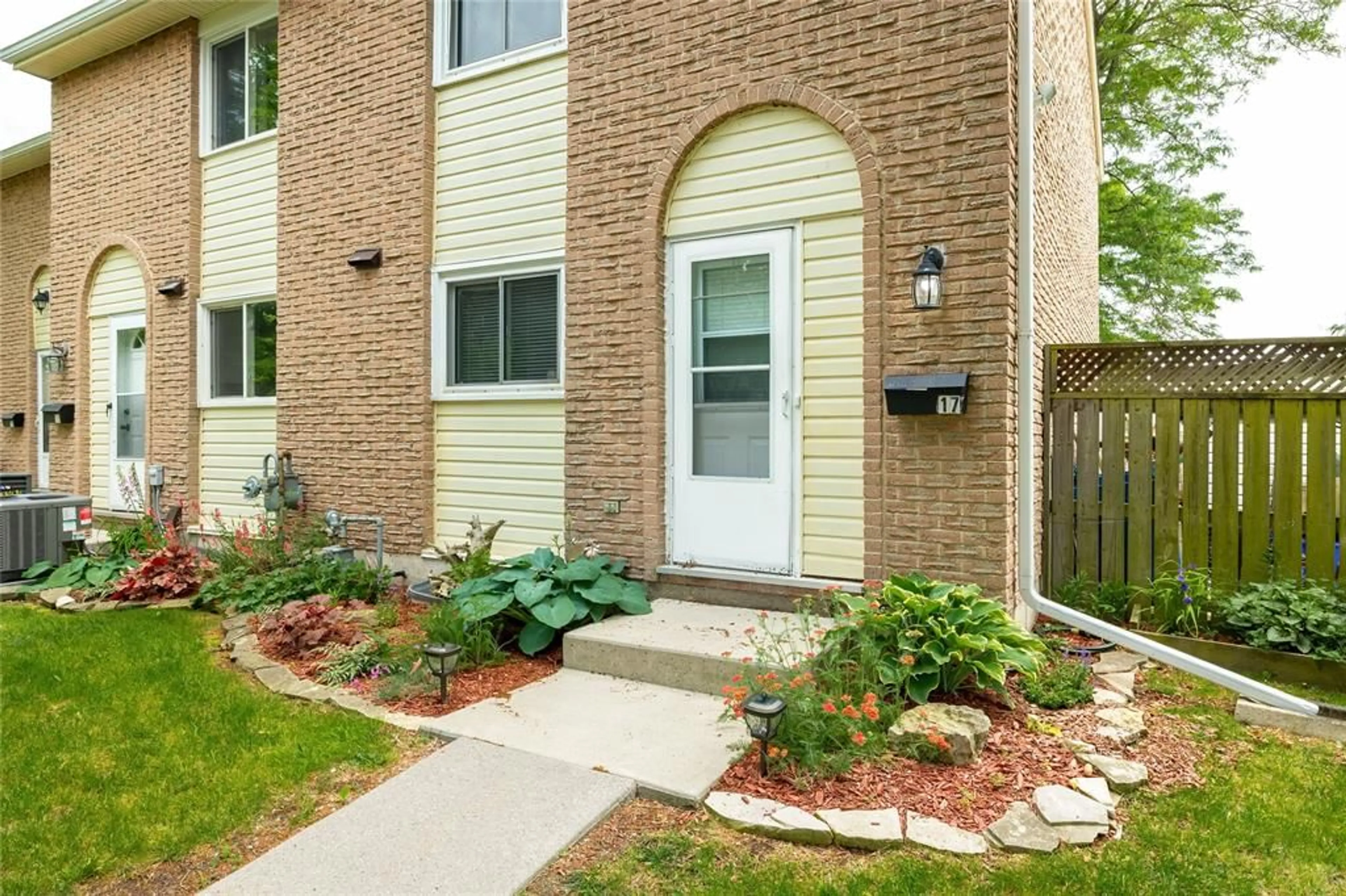 Home with brick exterior material, street for 27 TURNER Dr #17, Sarnia Ontario N7S 4R9