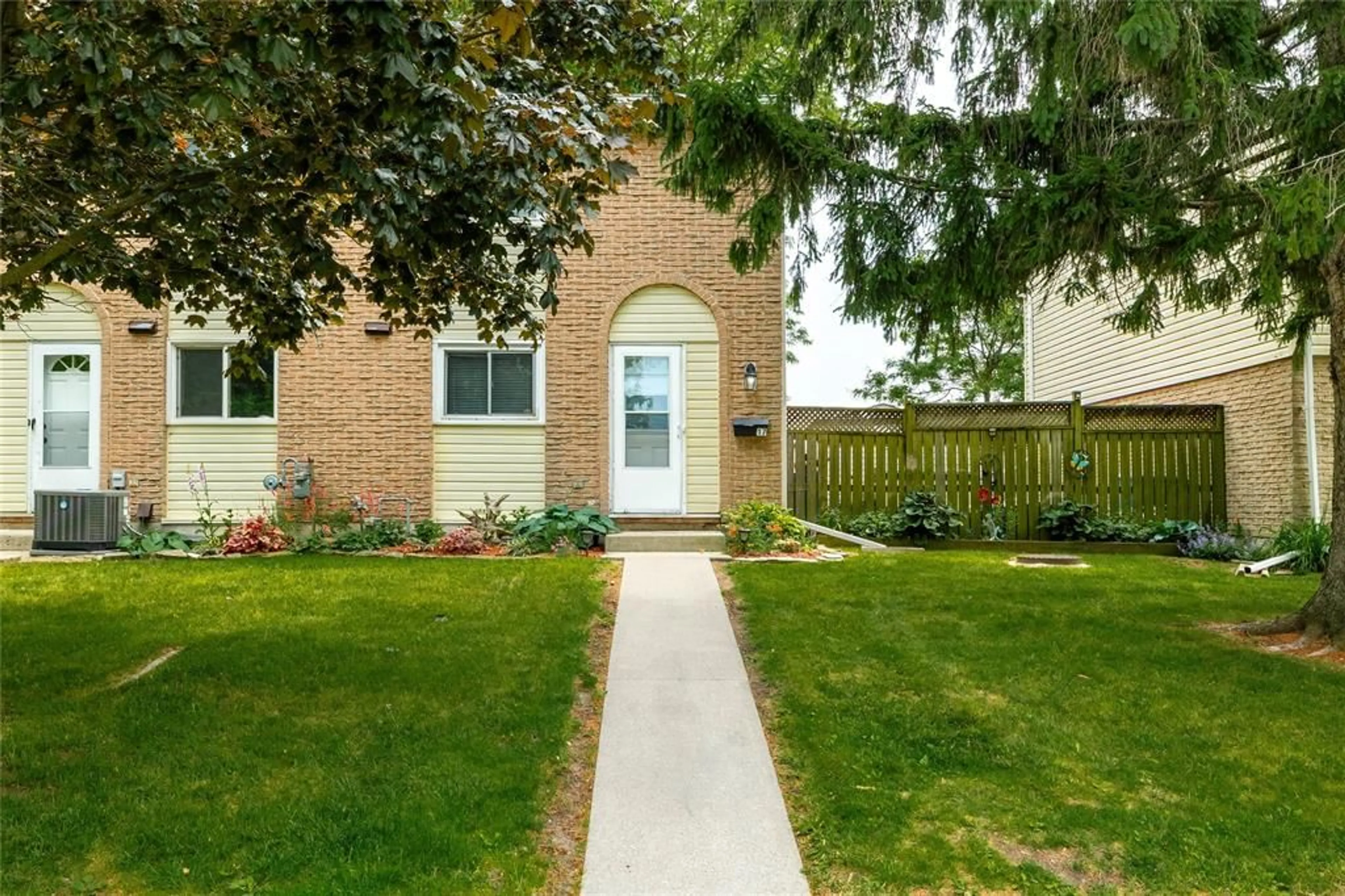 Unknown for 27 TURNER Dr #17, Sarnia Ontario N7S 4R9