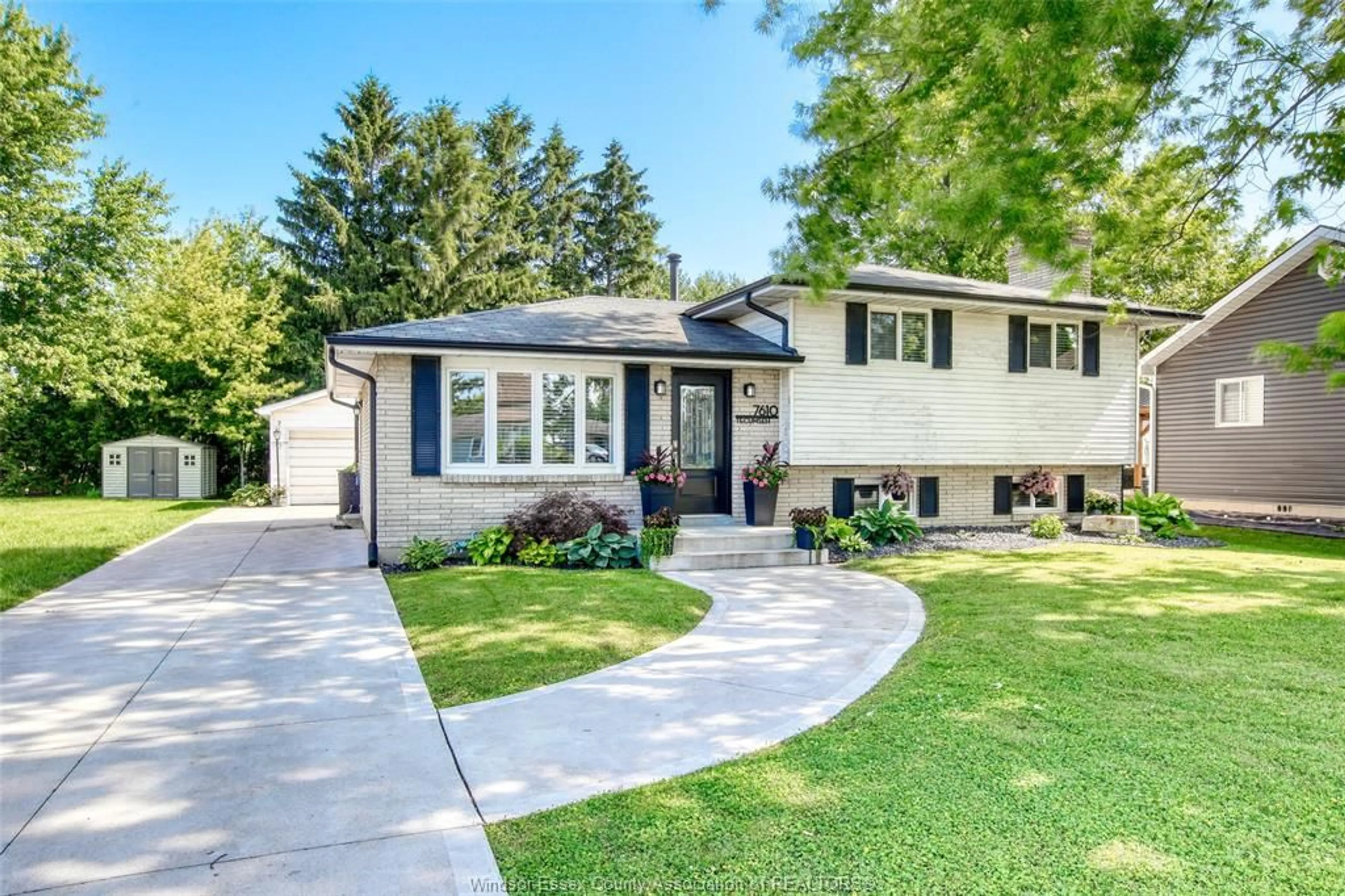 Home with vinyl exterior material, street for 7610 TECUMSEH, Stoney Point Ontario N0R 1N0