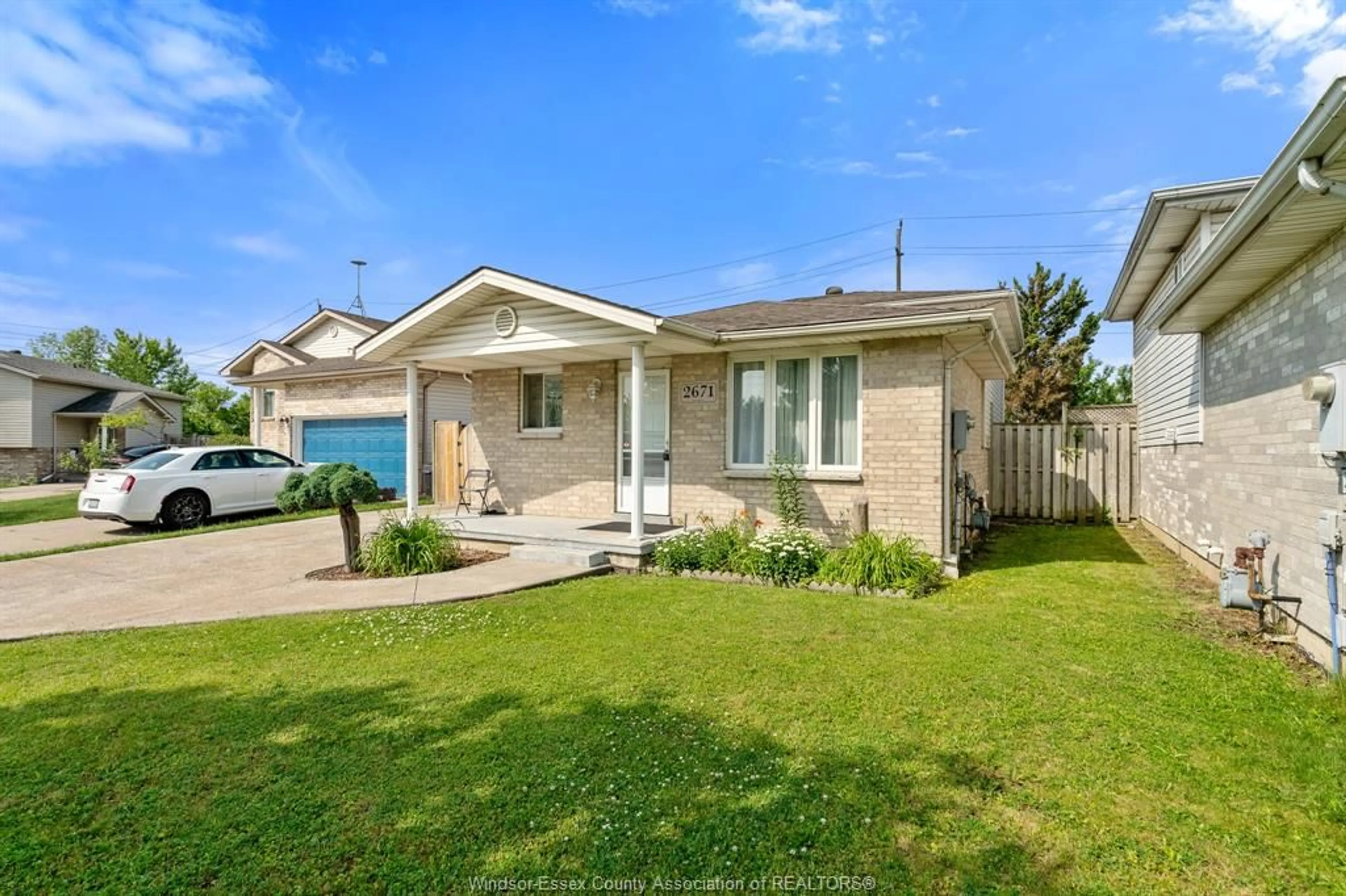 Unknown for 2671 GEM AVENUE, Windsor Ontario N8W 5N8