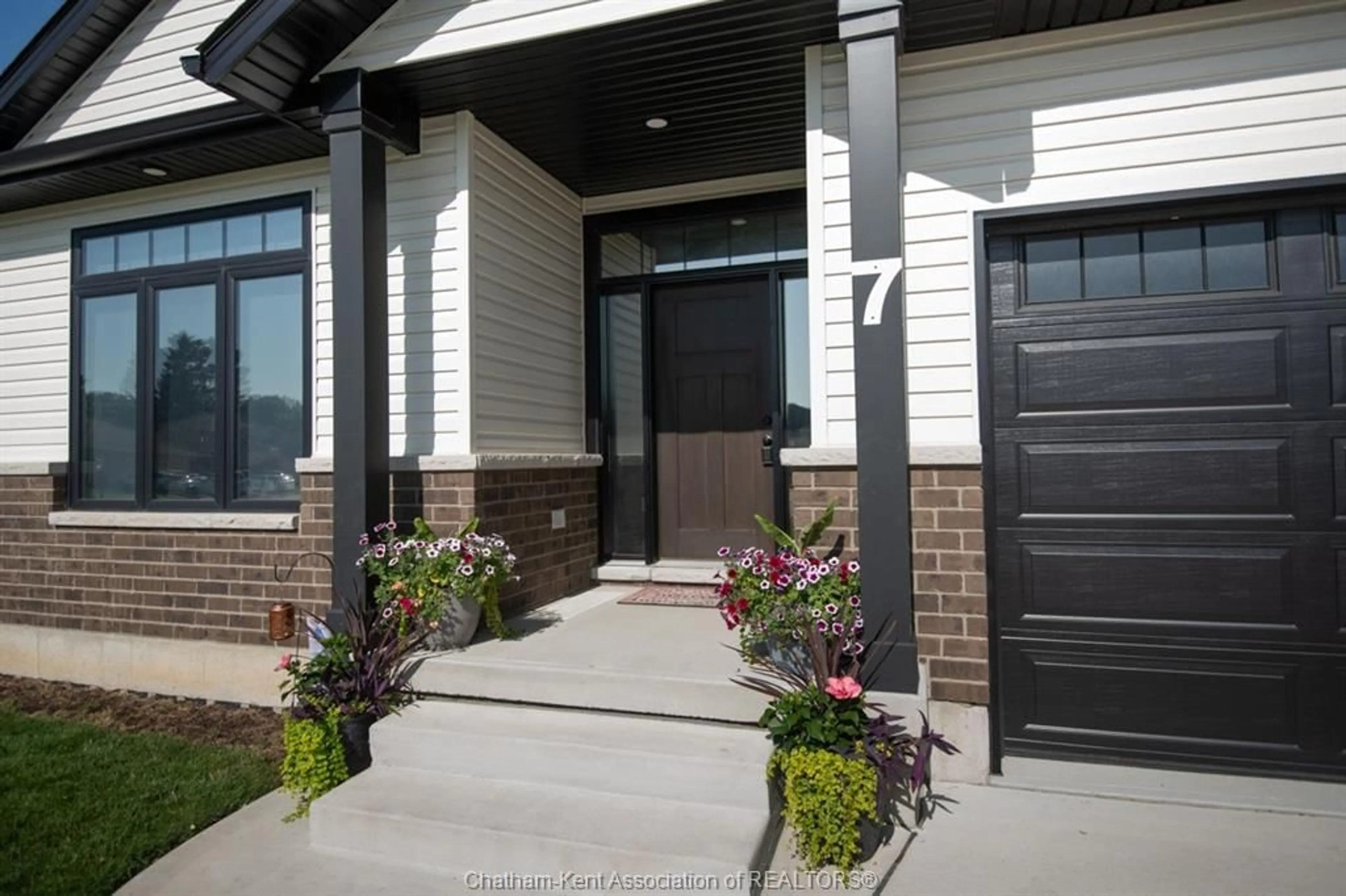 Unknown for 7 VENTURE Cres, Dresden Ontario N0P 1M0