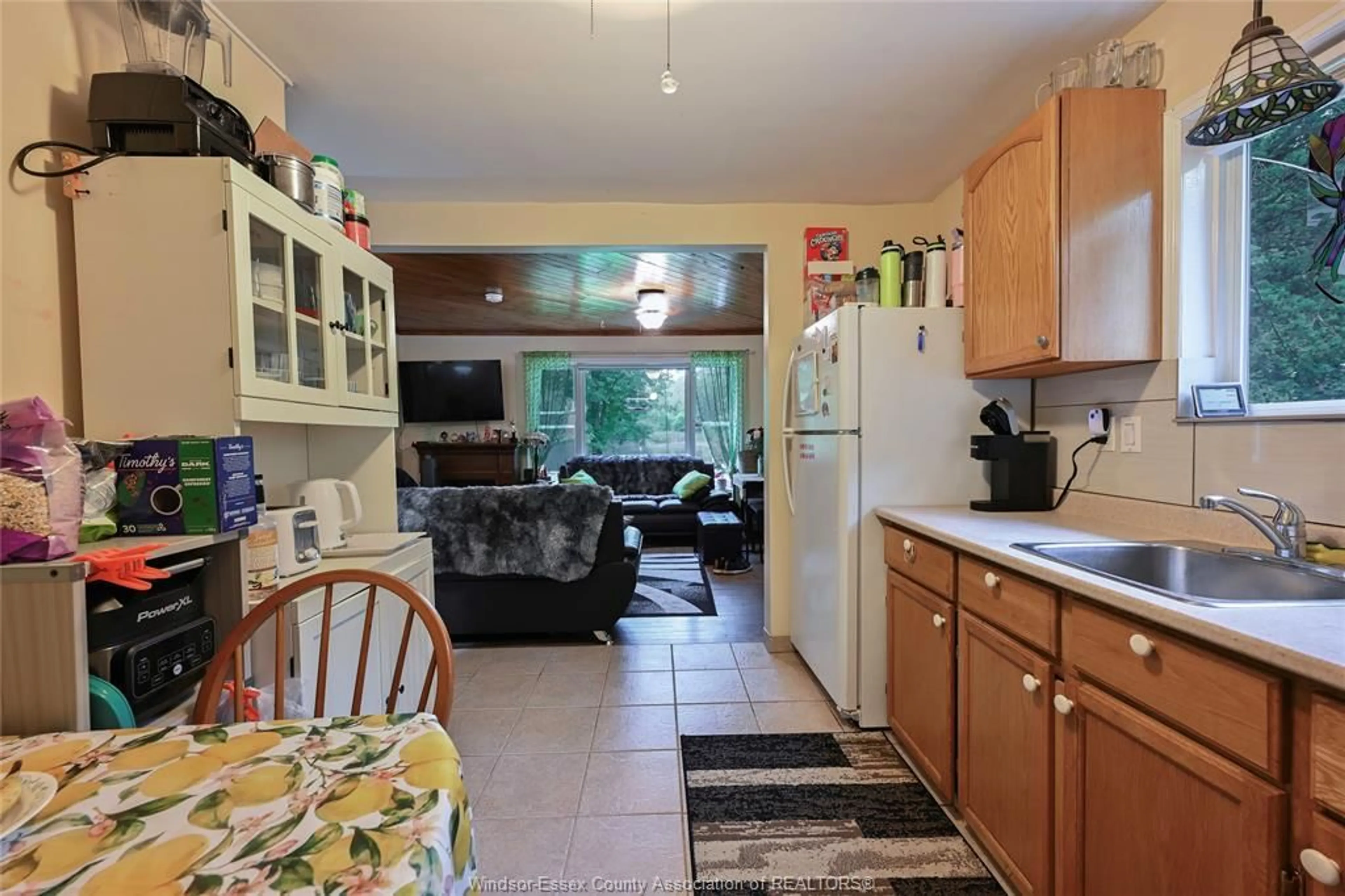 Standard kitchen, unknown for 5530 MALDEN ROAD, Windsor Ontario N9E 3V9