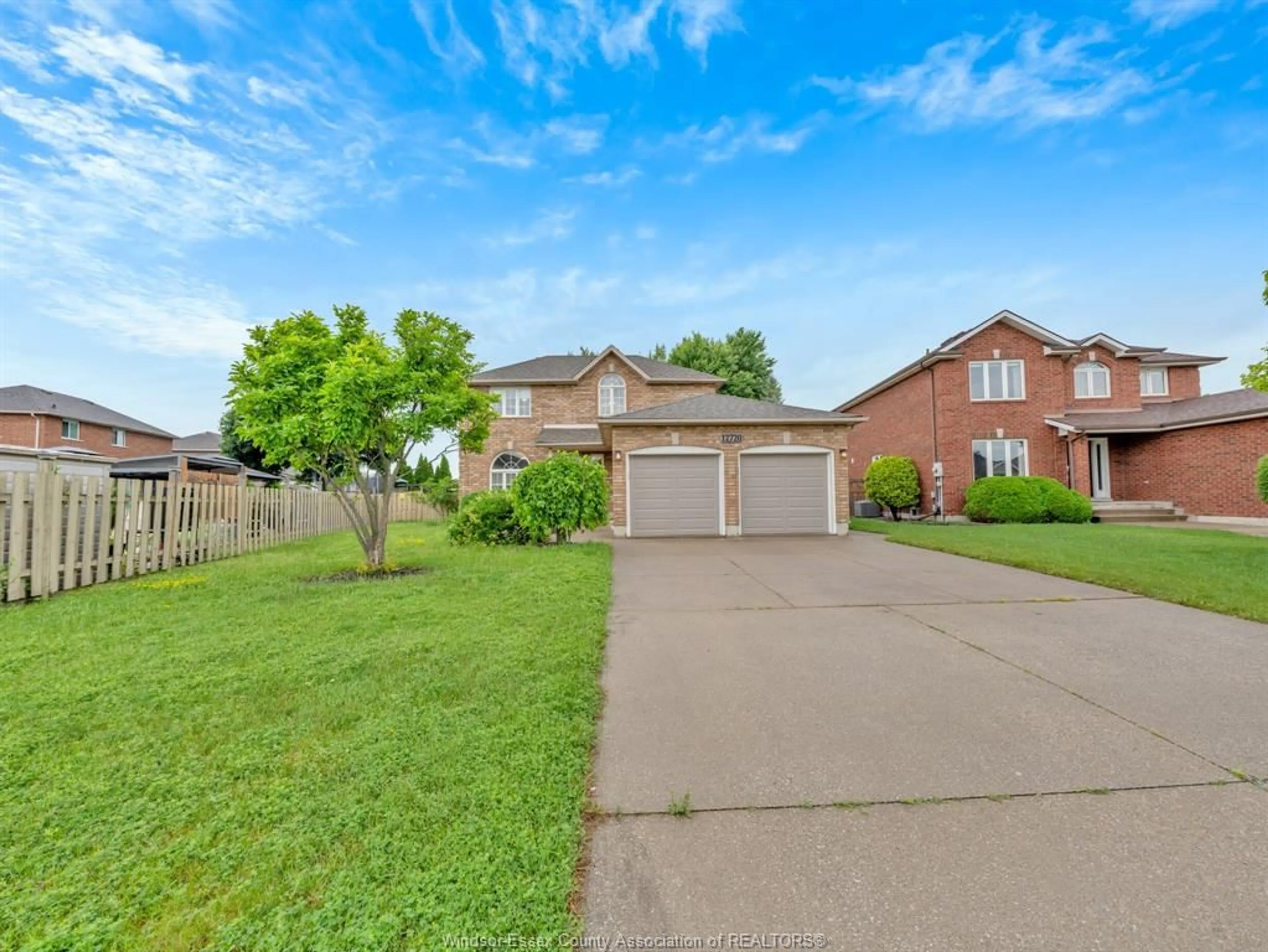 A pic from outside/outdoor area/front of a property/back of a property/a pic from drone, street for 12720 SHELLY Crt, Tecumseh Ontario N8N 4W8