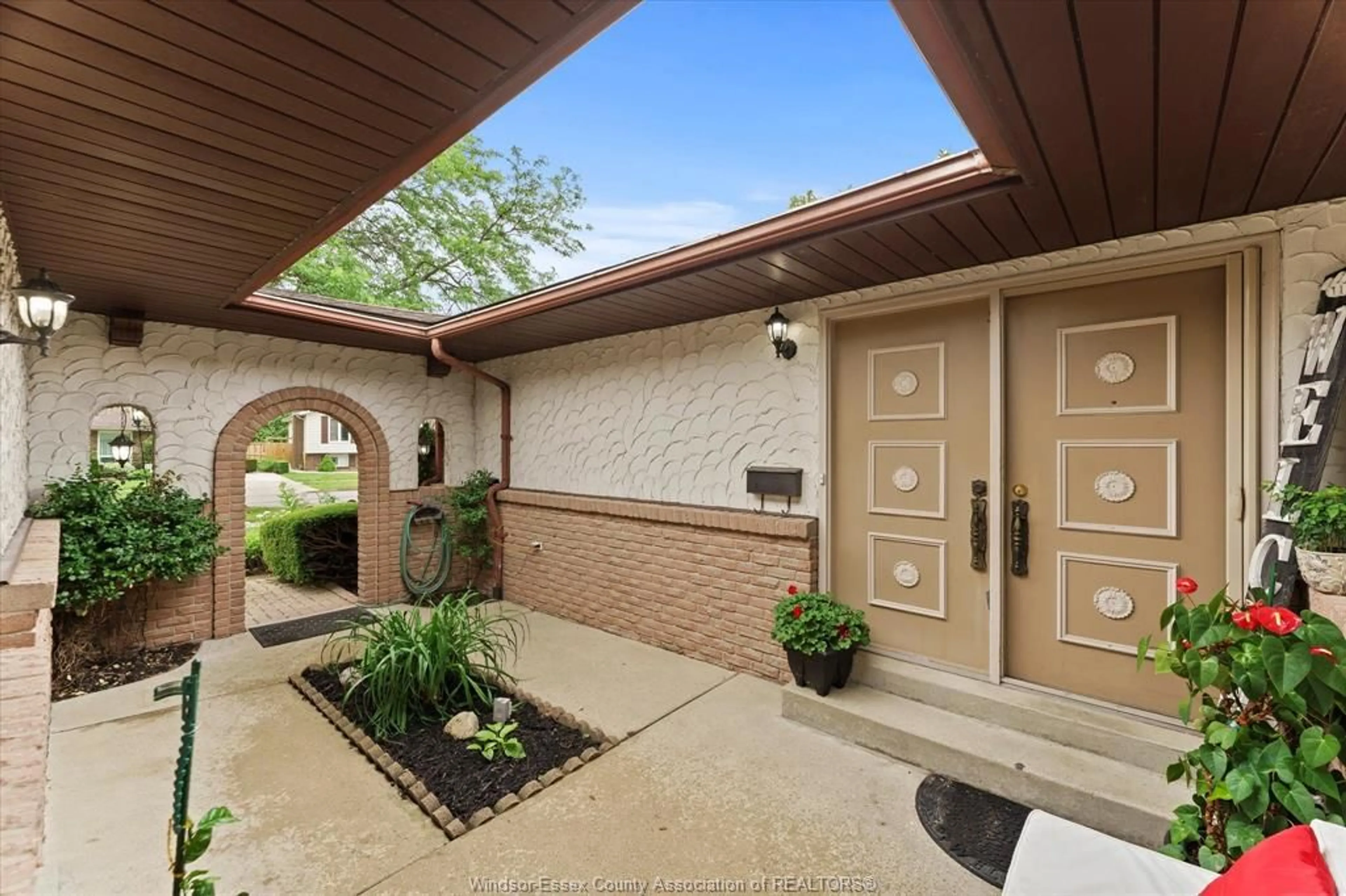 Unknown for 3310 WILDWOOD DRIVE, Windsor Ontario N8R 1X2