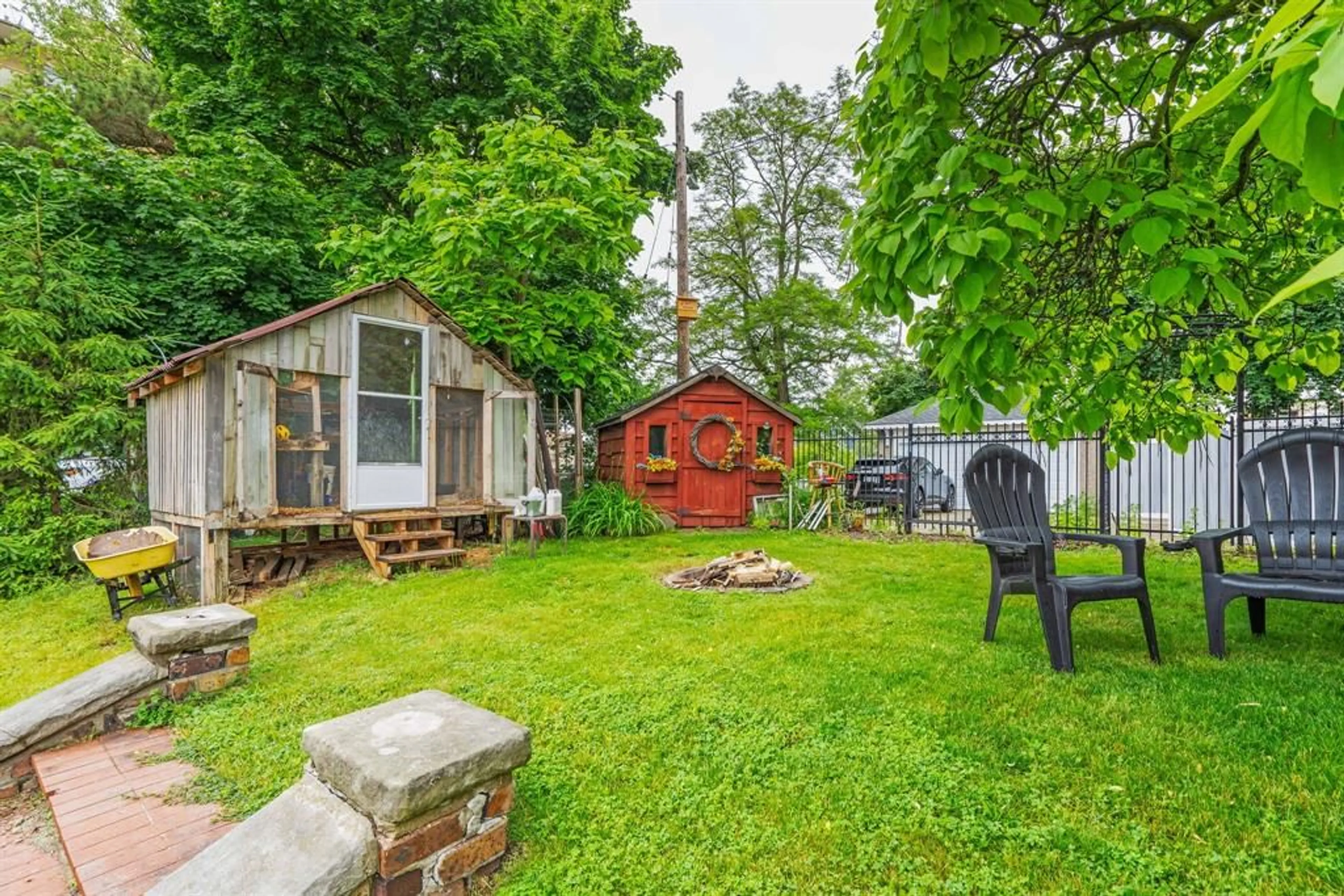 Patio, water/lake/river/ocean view for 218 London Rd, Sarnia Ontario N7T 4V5