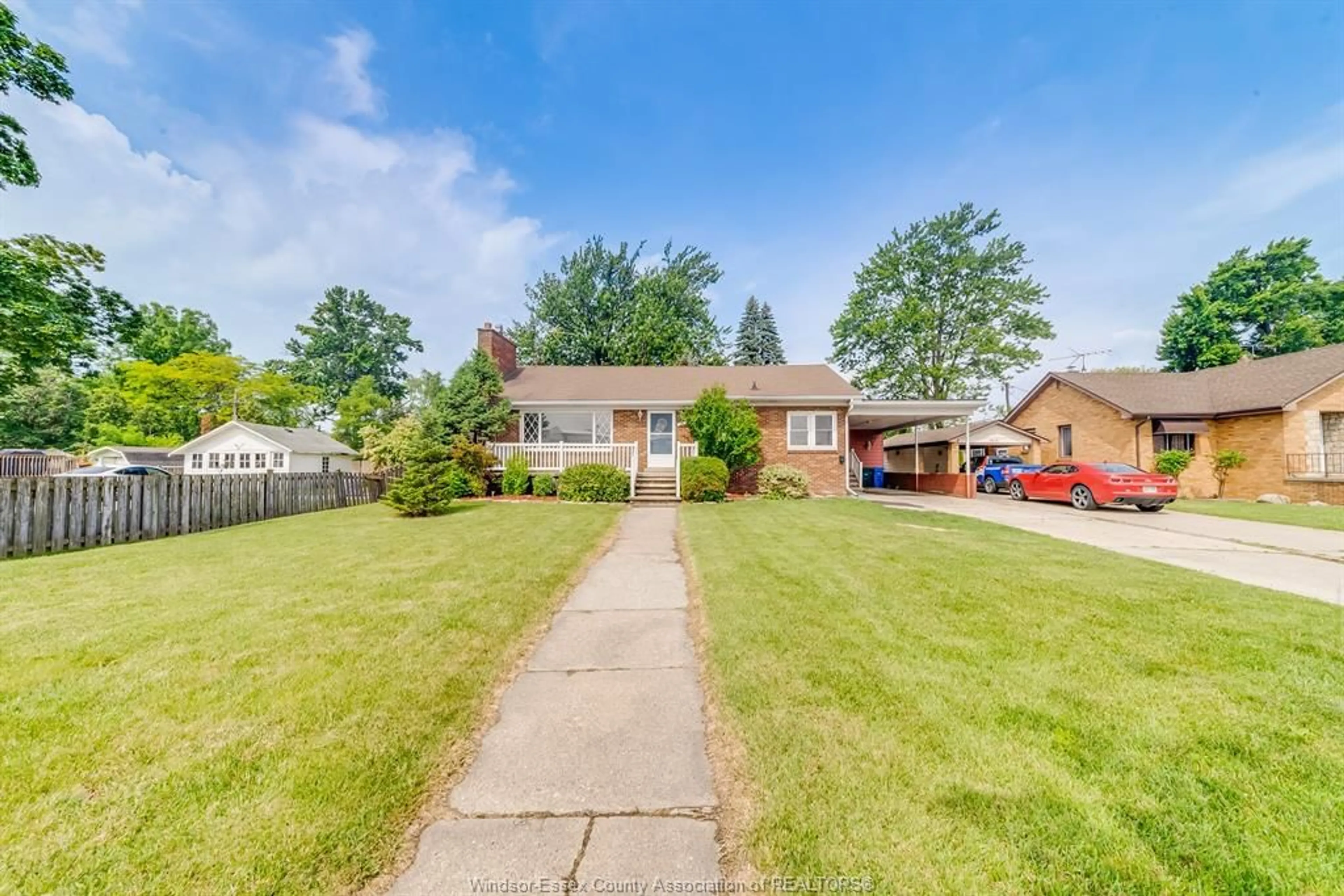 A pic from outside/outdoor area/front of a property/back of a property/a pic from drone, street for 36 SANDWICH St, Amherstburg Ontario N9V 2T7
