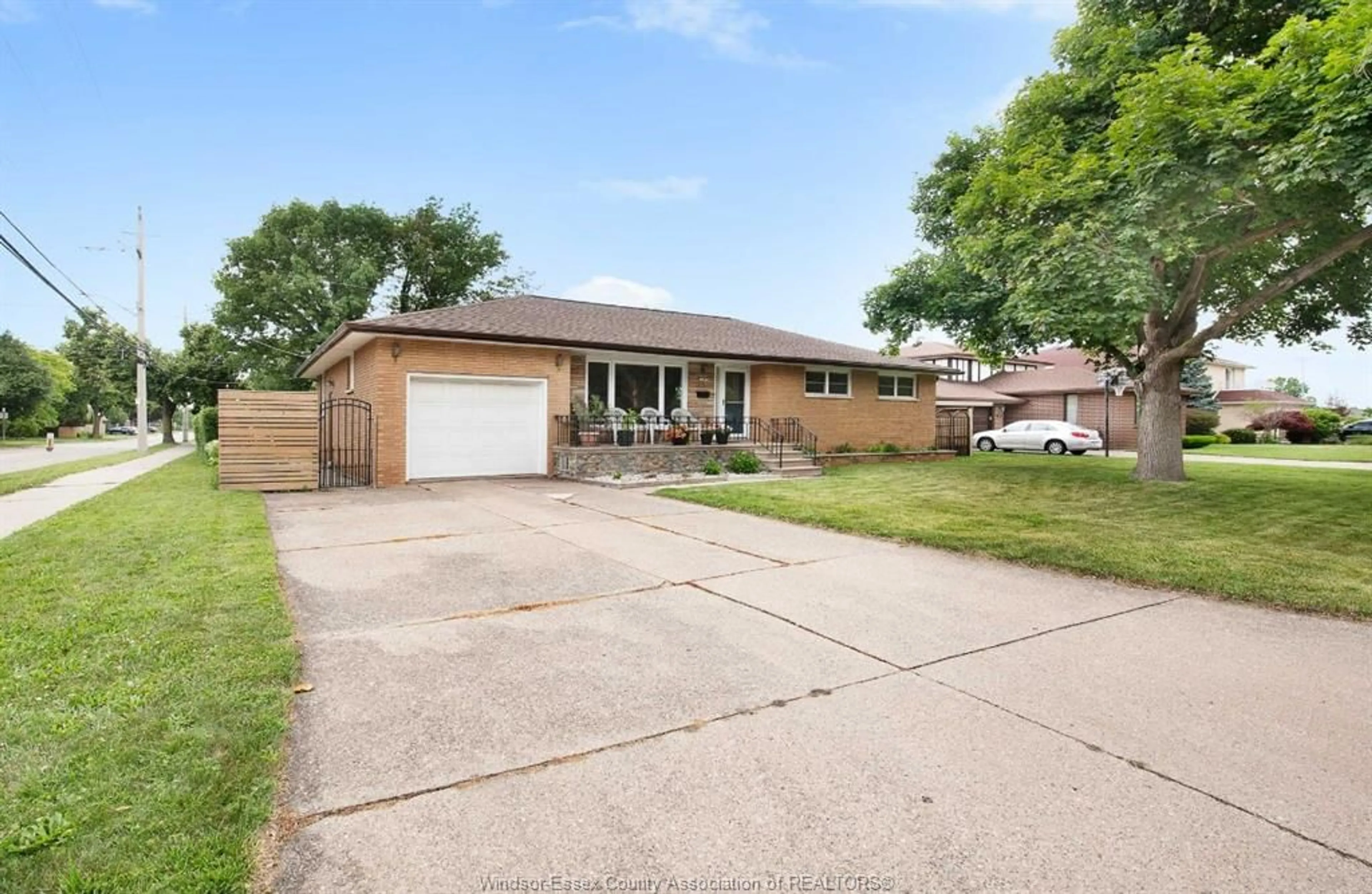 Home with brick exterior material, street for 2395 EVERTS, Windsor Ontario N9E 3Y1