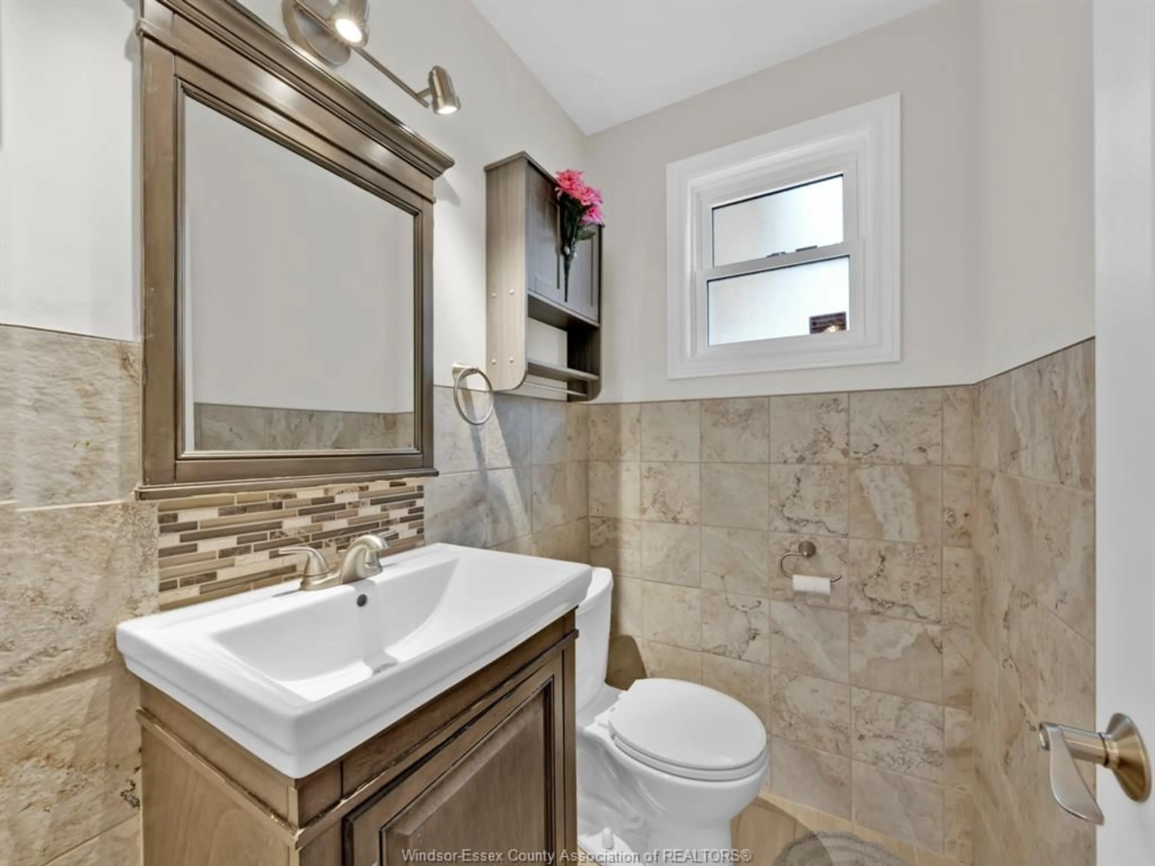 Standard bathroom, ceramic/tile floor for 3049 SUFFOLK, Windsor Ontario N8R 1P1