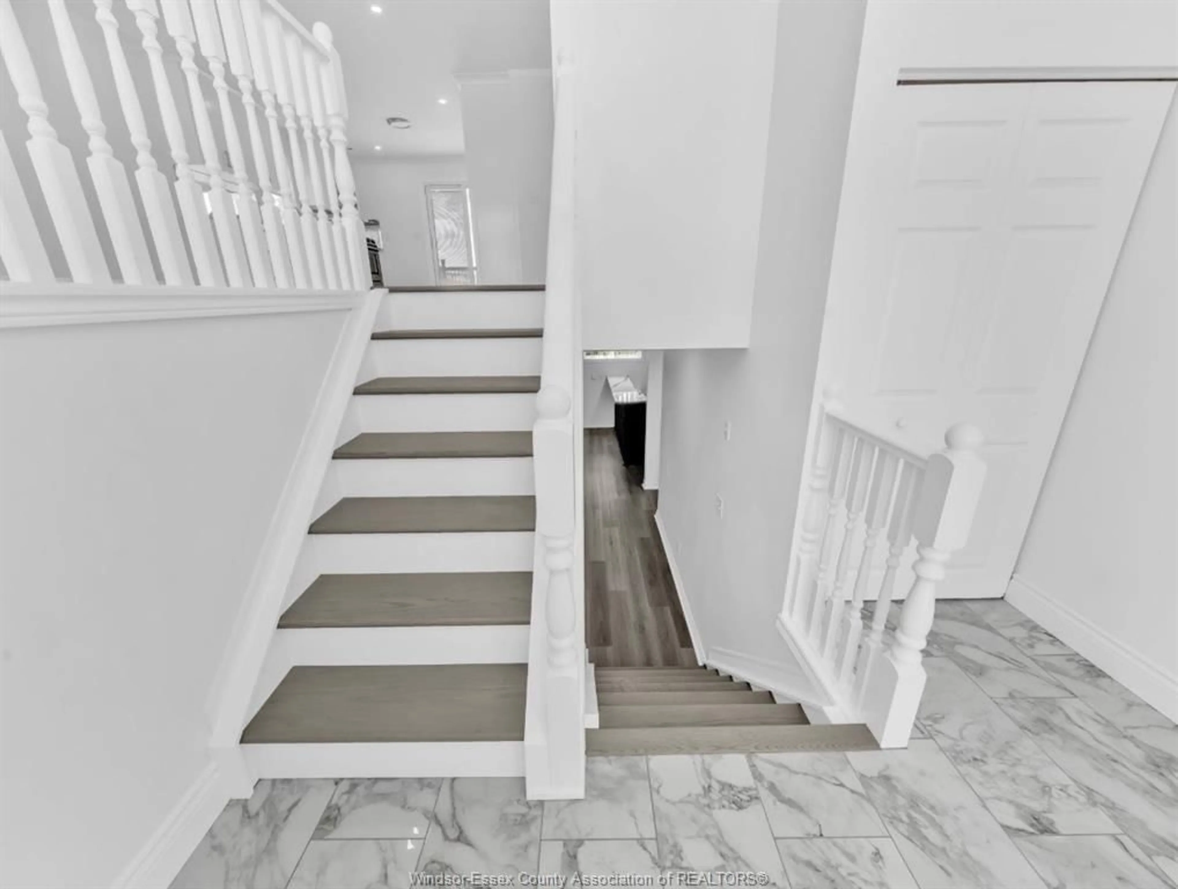Stairs for 4465 SPAGO, Windsor Ontario N9G 2Z6