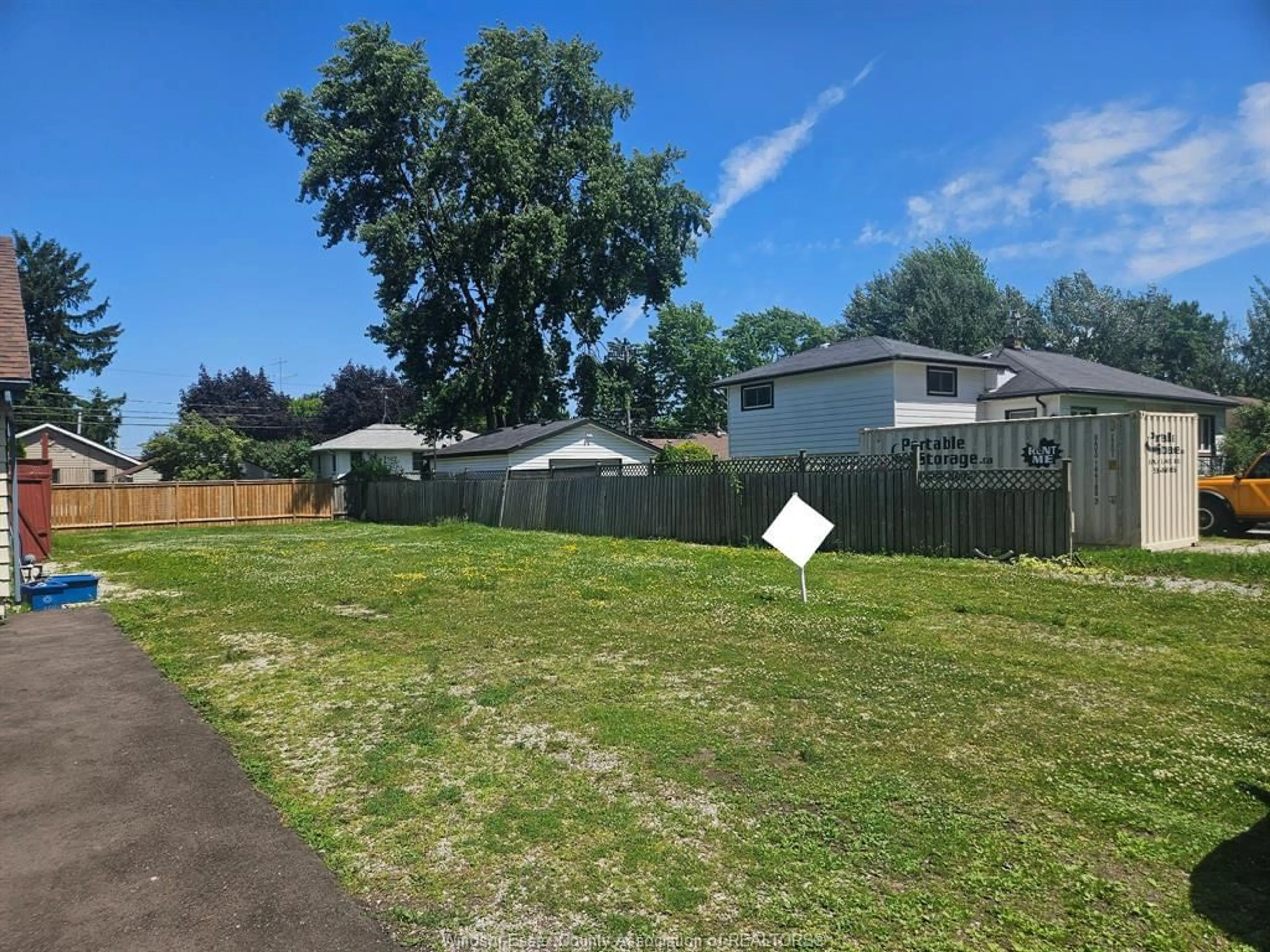 A pic from outside/outdoor area/front of a property/back of a property/a pic from drone, street for 3622 BLISS Rd, Windsor Ontario N8W 3B9