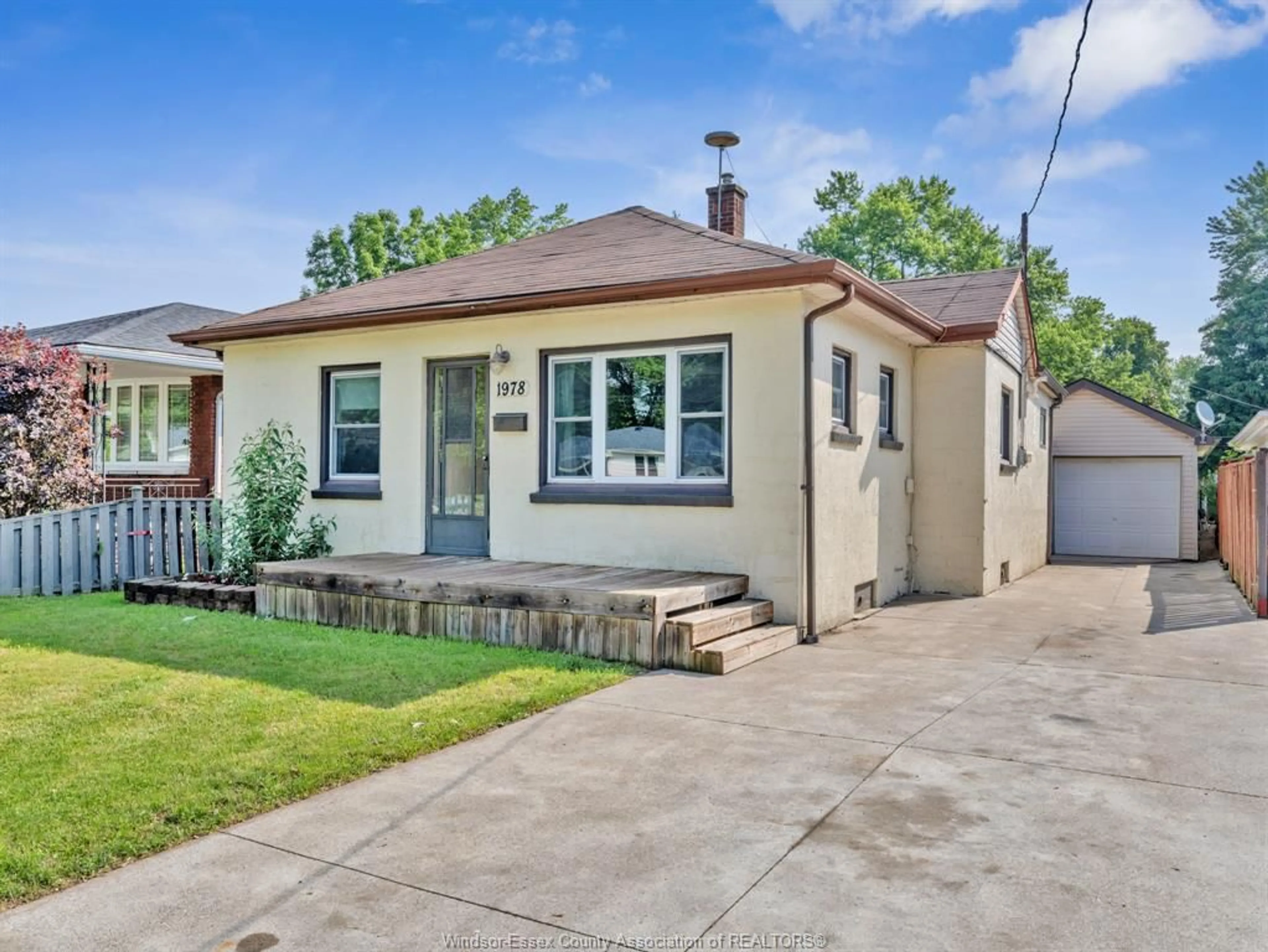 Home with brick exterior material, street for 1978 Ferndale, Windsor Ontario N8T 2L1