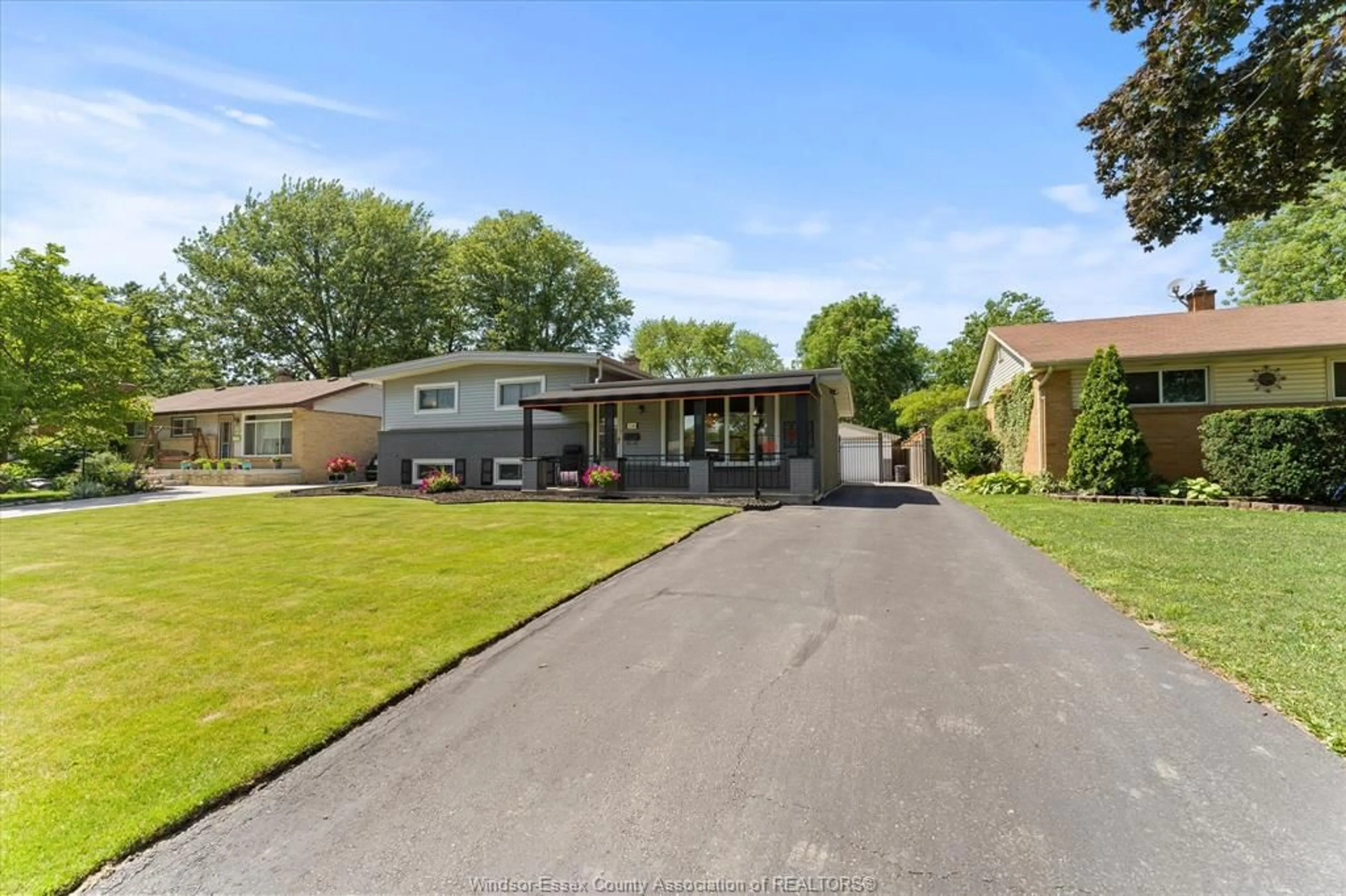 A pic from outside/outdoor area/front of a property/back of a property/a pic from drone, street for 1568 St. Gabriel Crt, Windsor Ontario N9E 1N9