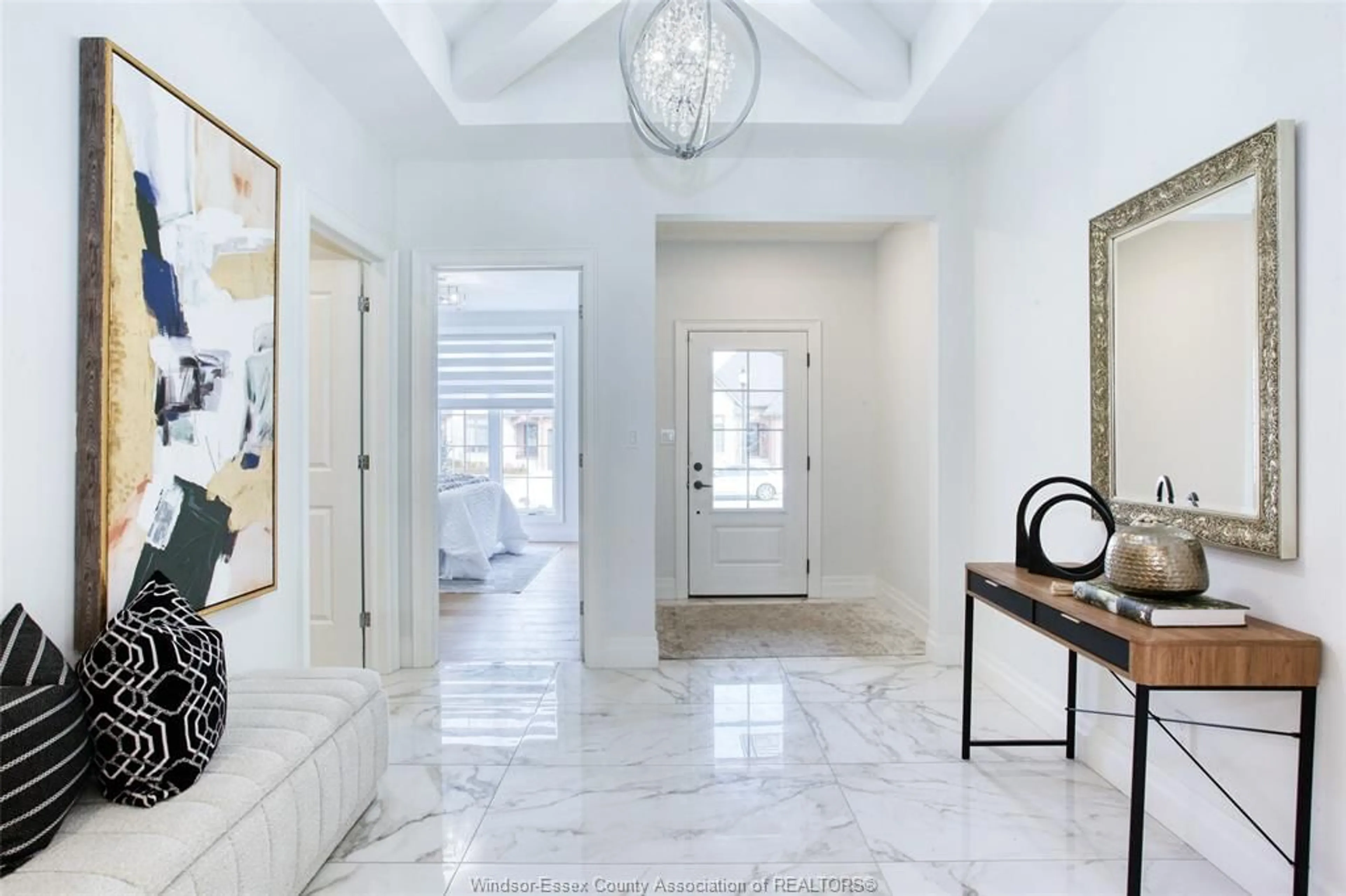 Indoor entryway for 921 ST. JUDE Crt, Windsor Ontario N9G 0B7