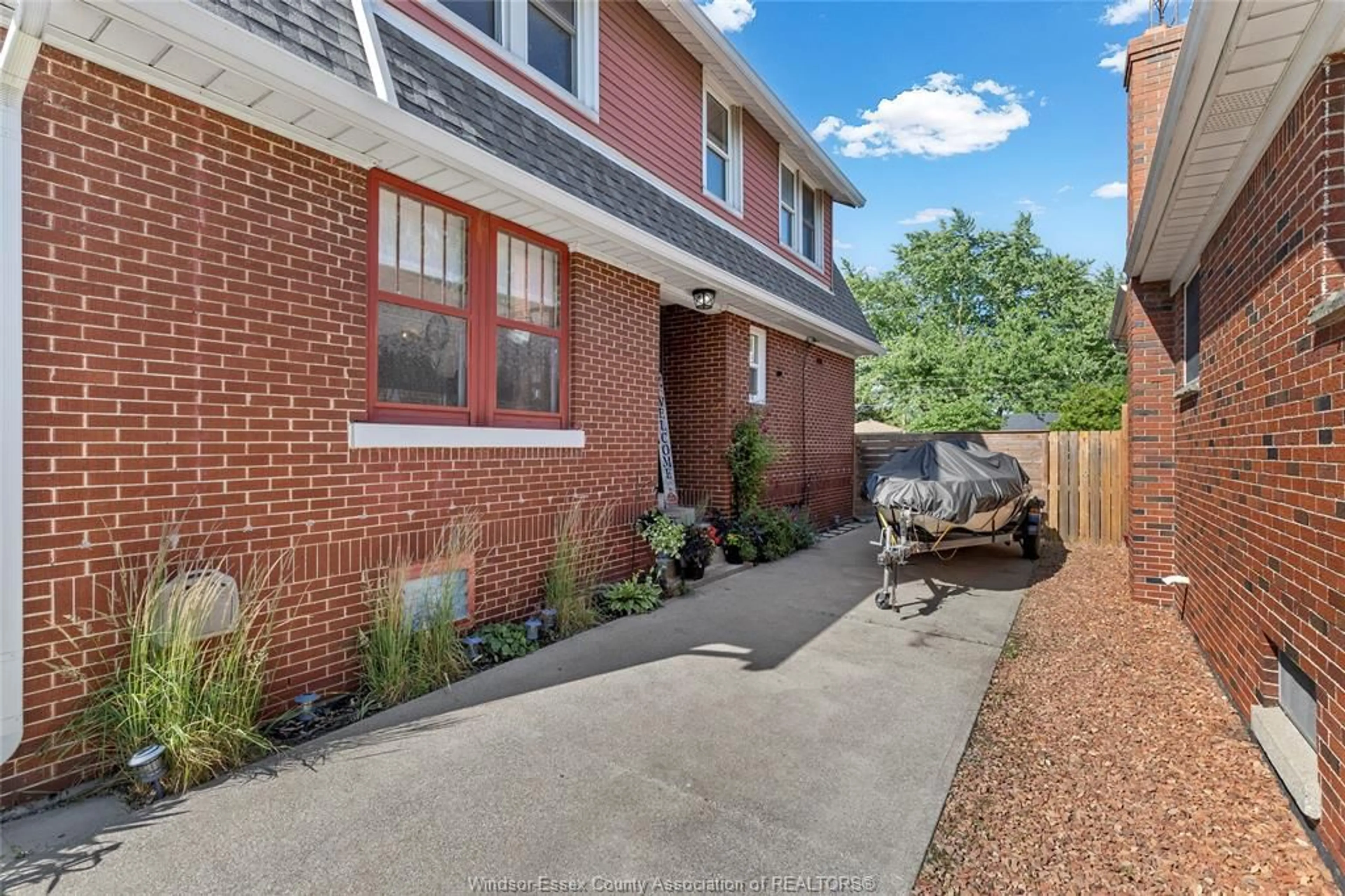 Home with brick exterior material, street for 1022 GLIDDEN, Windsor Ontario N8S 2N9
