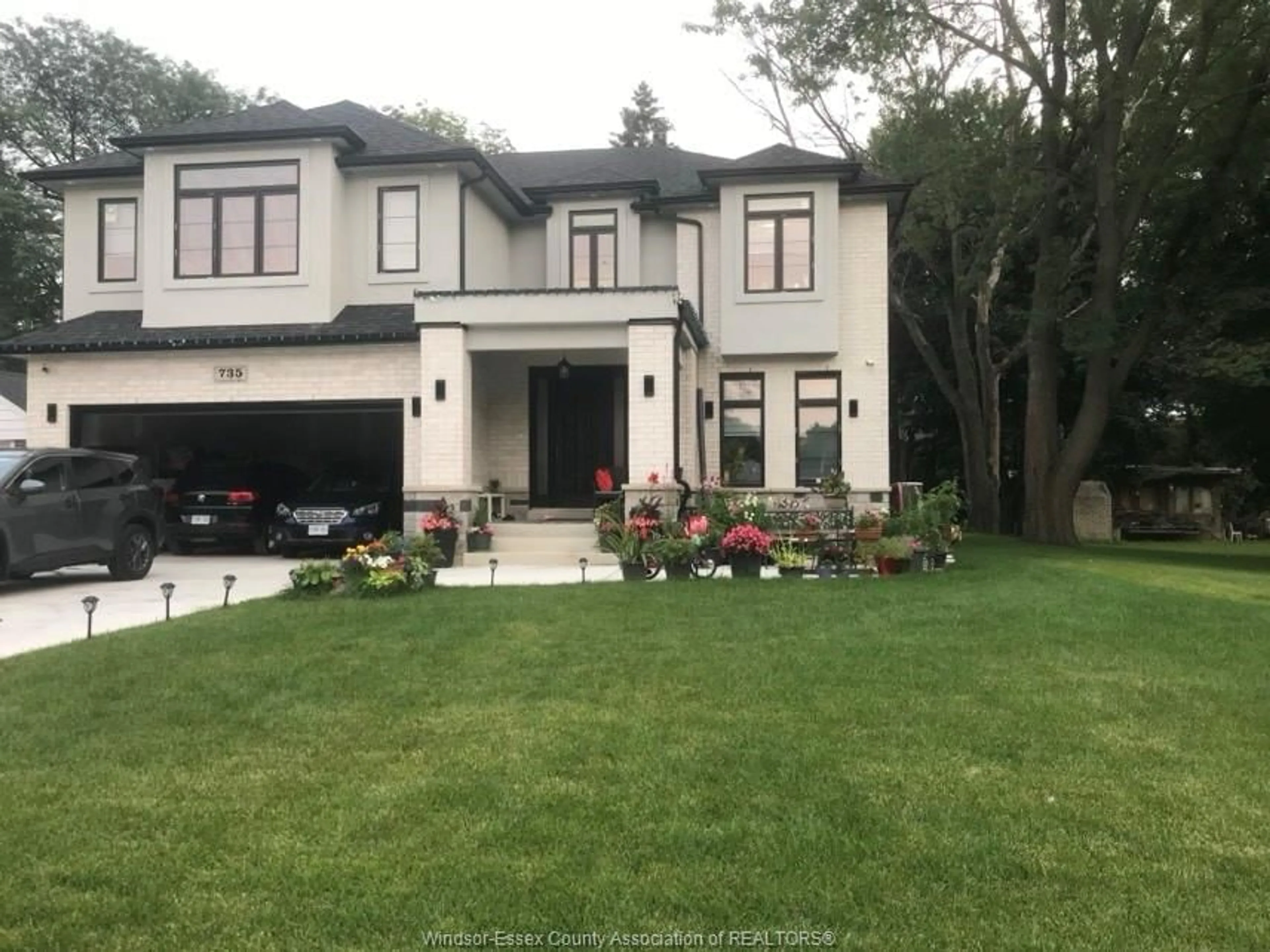 Unknown for 735 CABANA ROAD WEST, Windsor Ontario N9G 1B5