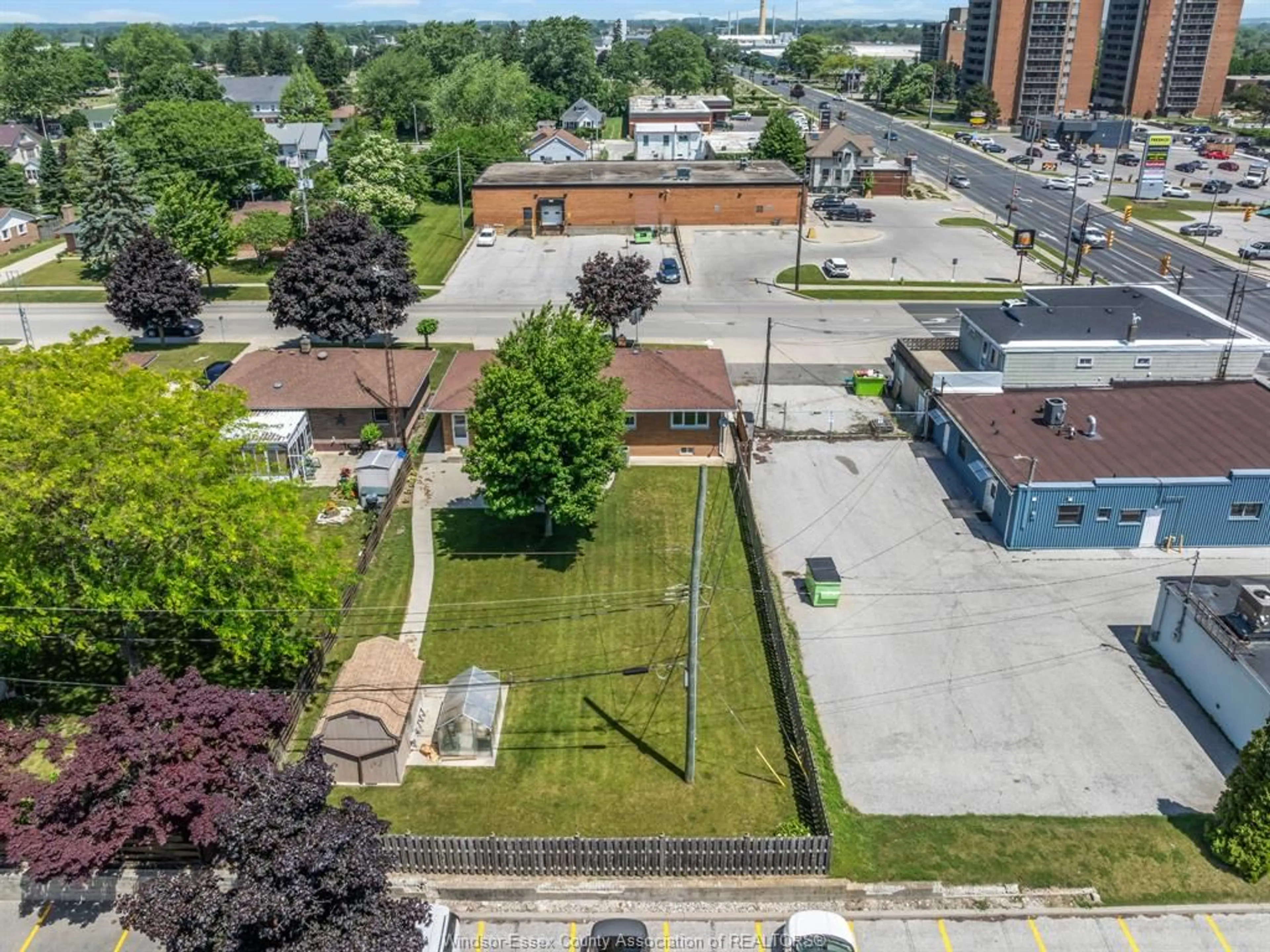 A pic from outside/outdoor area/front of a property/back of a property/a pic from drone, street for 4 PULFORD, Leamington Ontario N8H 2J3