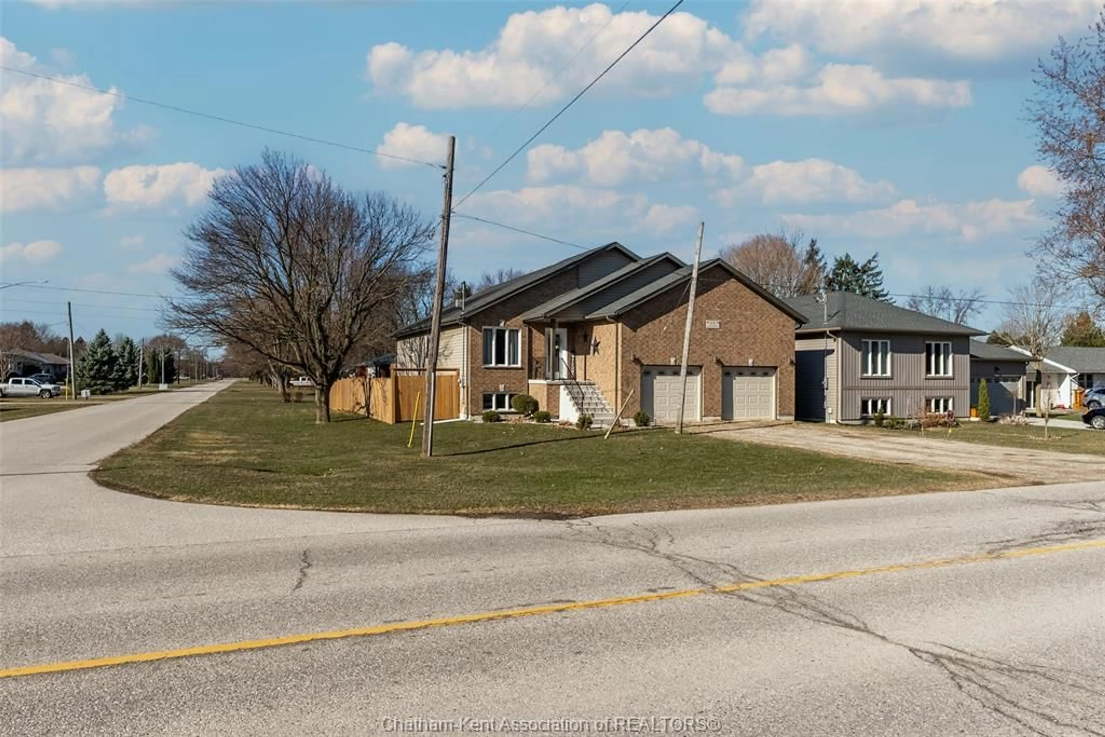 A pic from outside/outdoor area/front of a property/back of a property/a pic from drone, street for 631 MAIN St, Bothwell Ontario N0P 1C0