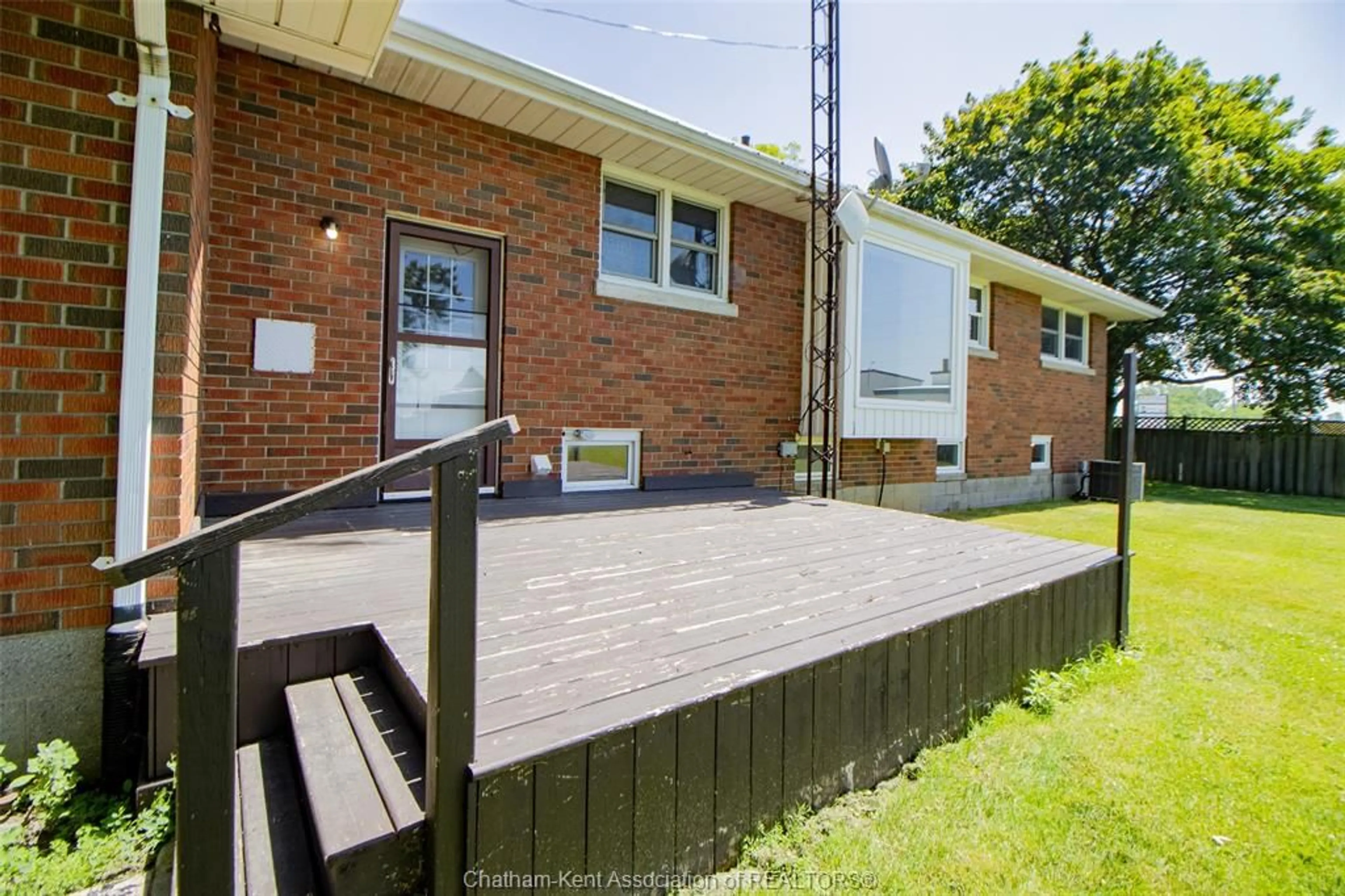 A pic from outside/outdoor area/front of a property/back of a property/a pic from drone, street for 22142 CHARING CROSS Rd, Chatham Ontario N7M 5J3