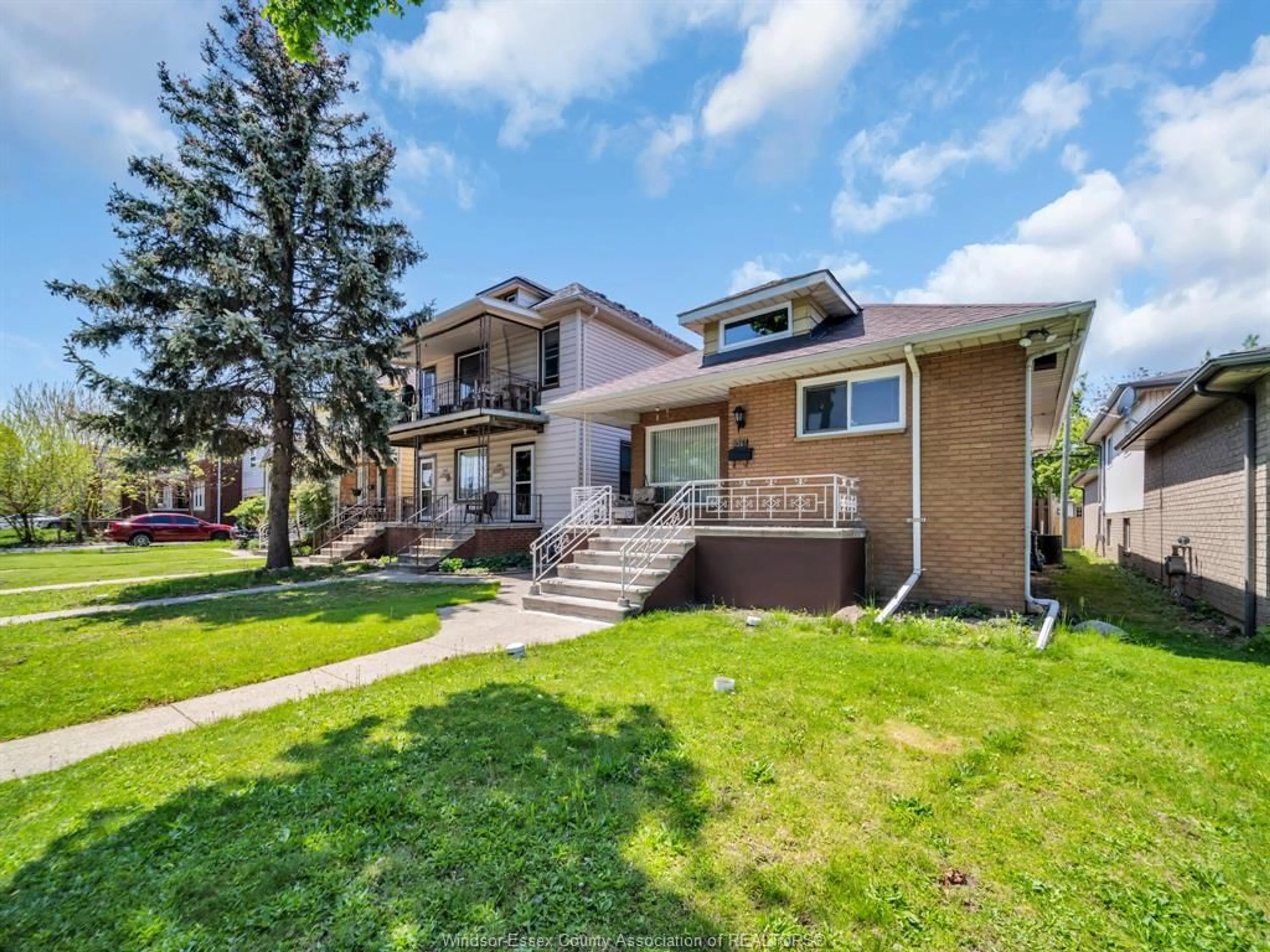Home with brick exterior material, street for 1061 HOWARD, Windsor Ontario N9A 1S6