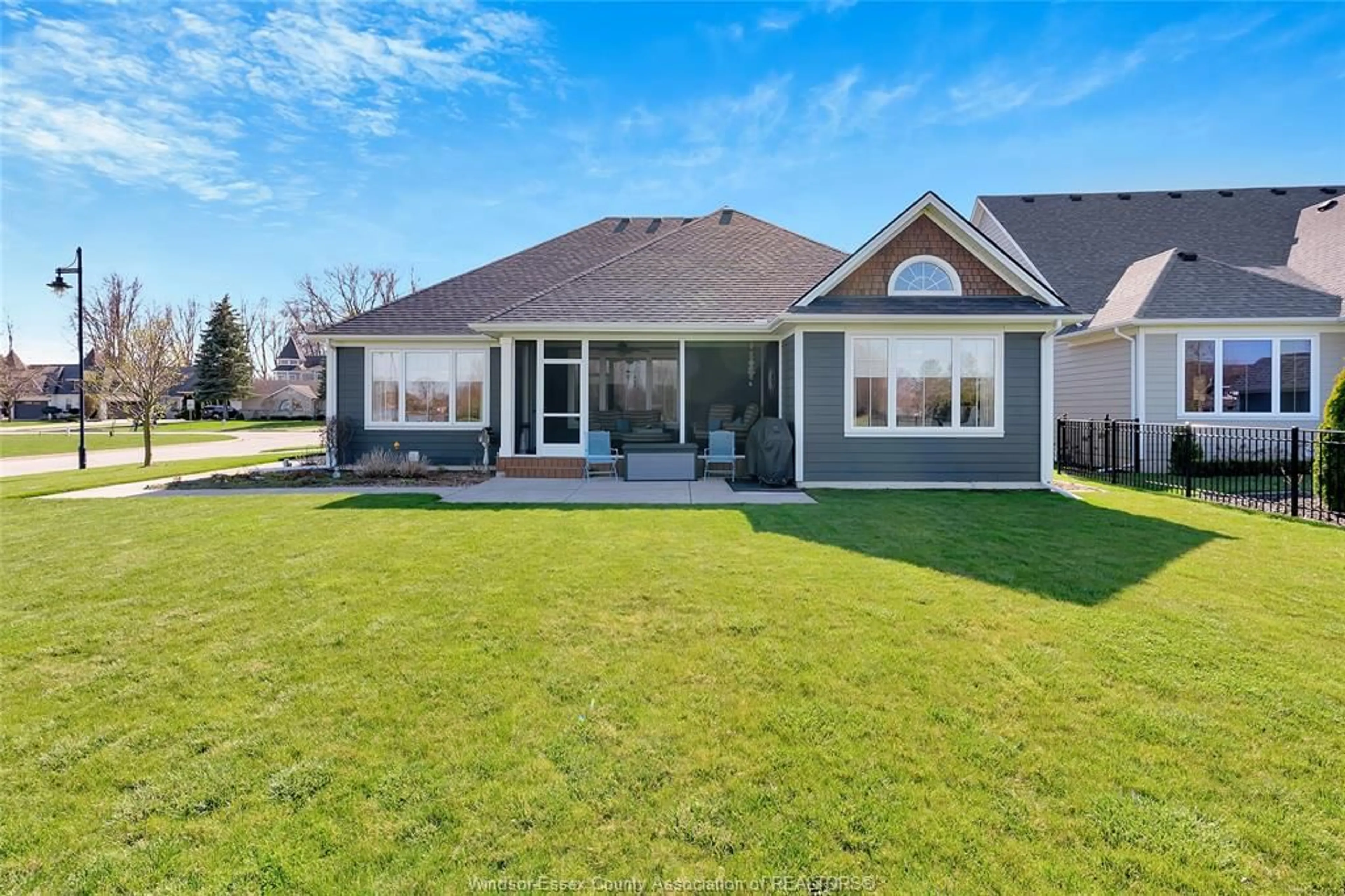 Home with vinyl exterior material, unknown for 554 GOLD COAST Dr, Amherstburg Ontario N9V 4B8