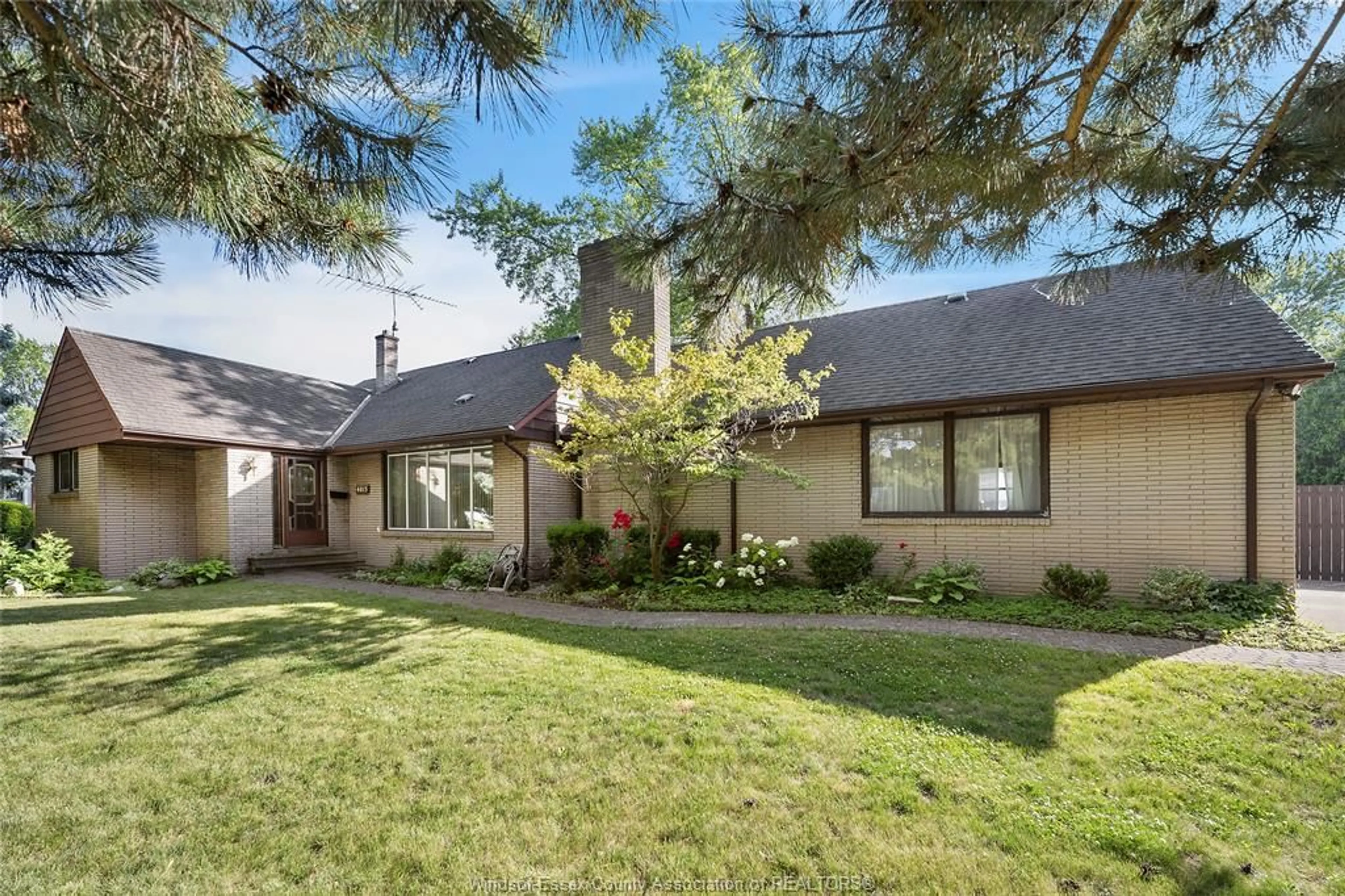 Unknown for 4015 DOUGALL AVENUE, Windsor Ontario N9G 1X4