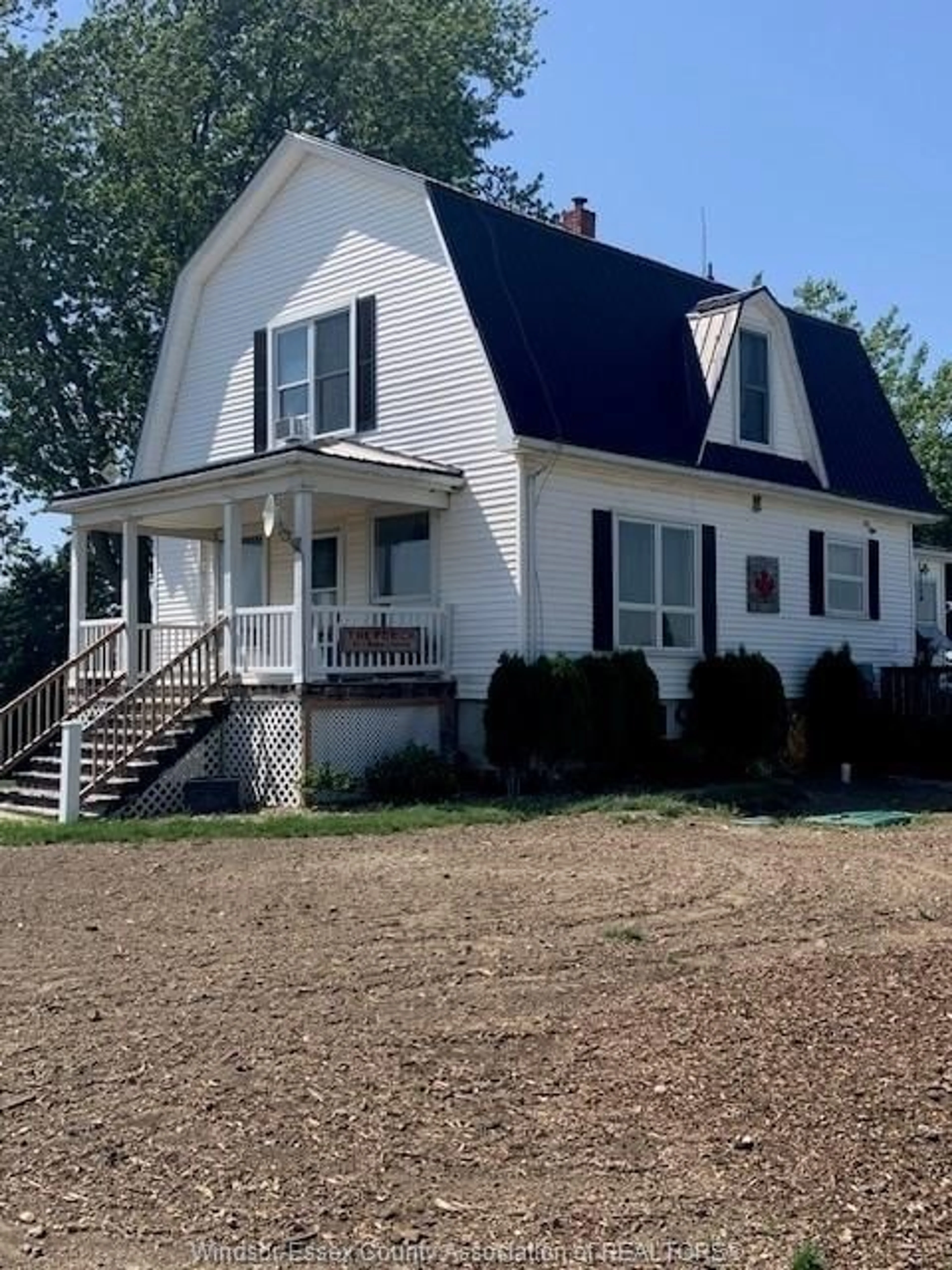 Home with vinyl exterior material, building for 2219 COUNTY ROAD 14, Leamington Ontario N0P 2P0