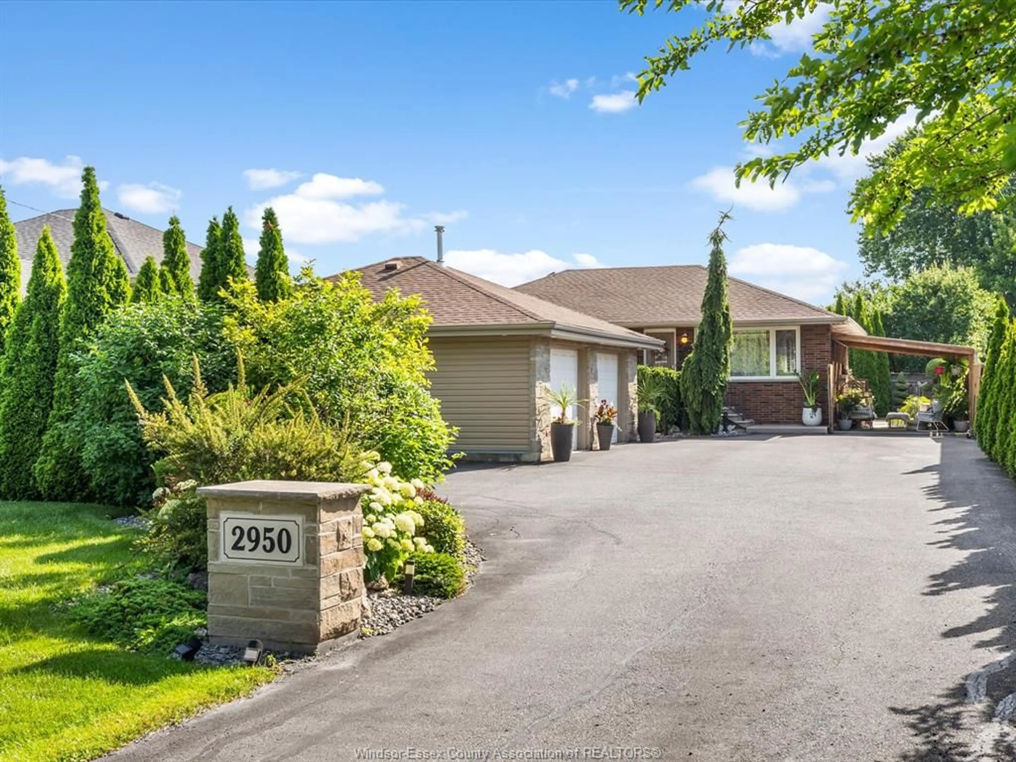 Patio, unknown for 2950 LAUZON, Windsor Ontario N8T 2Z8