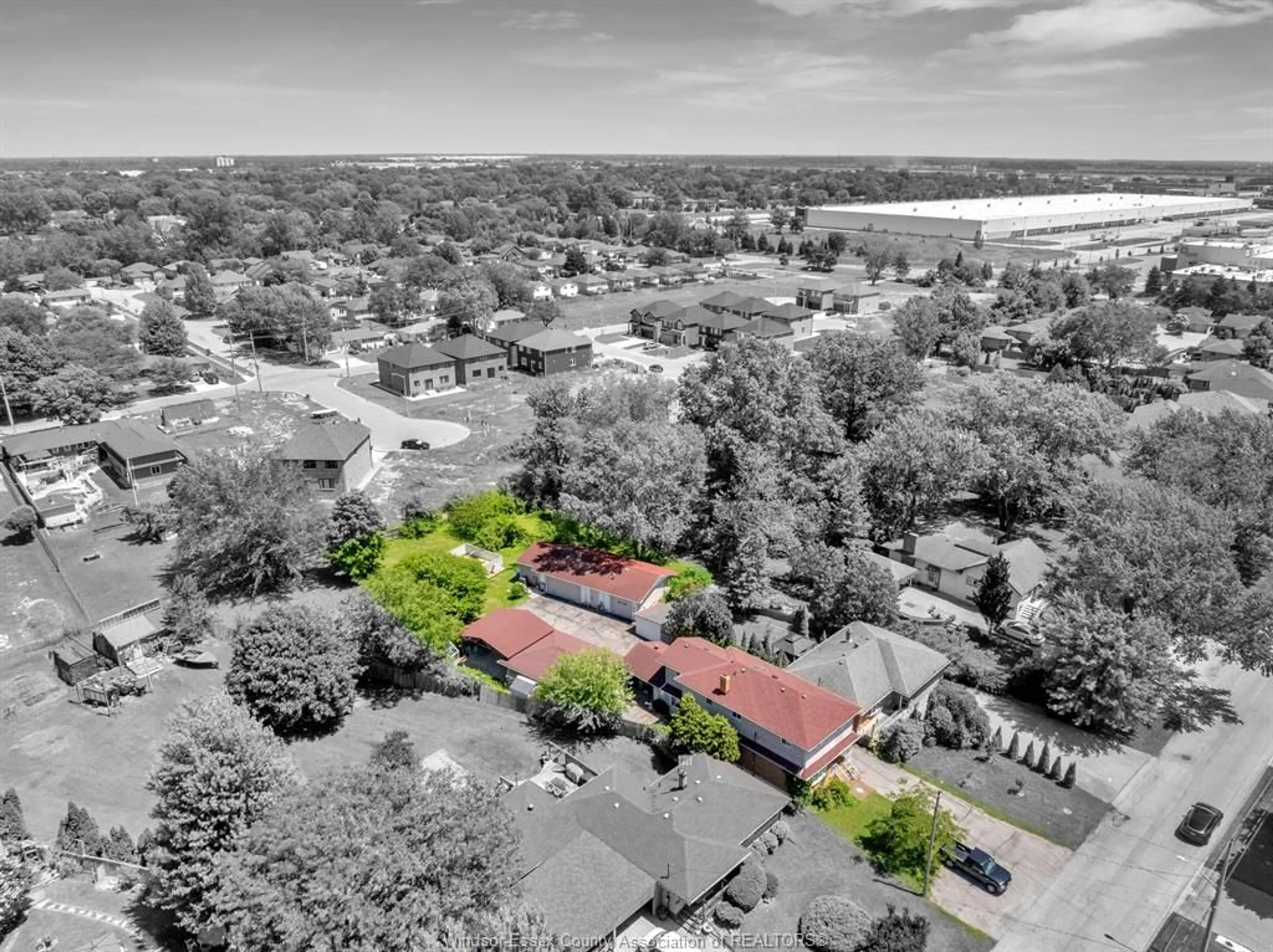 A pic from outside/outdoor area/front of a property/back of a property/a pic from drone, unknown for 2690 TOURANGEAU Rd, Windsor Ontario N8W 4P3