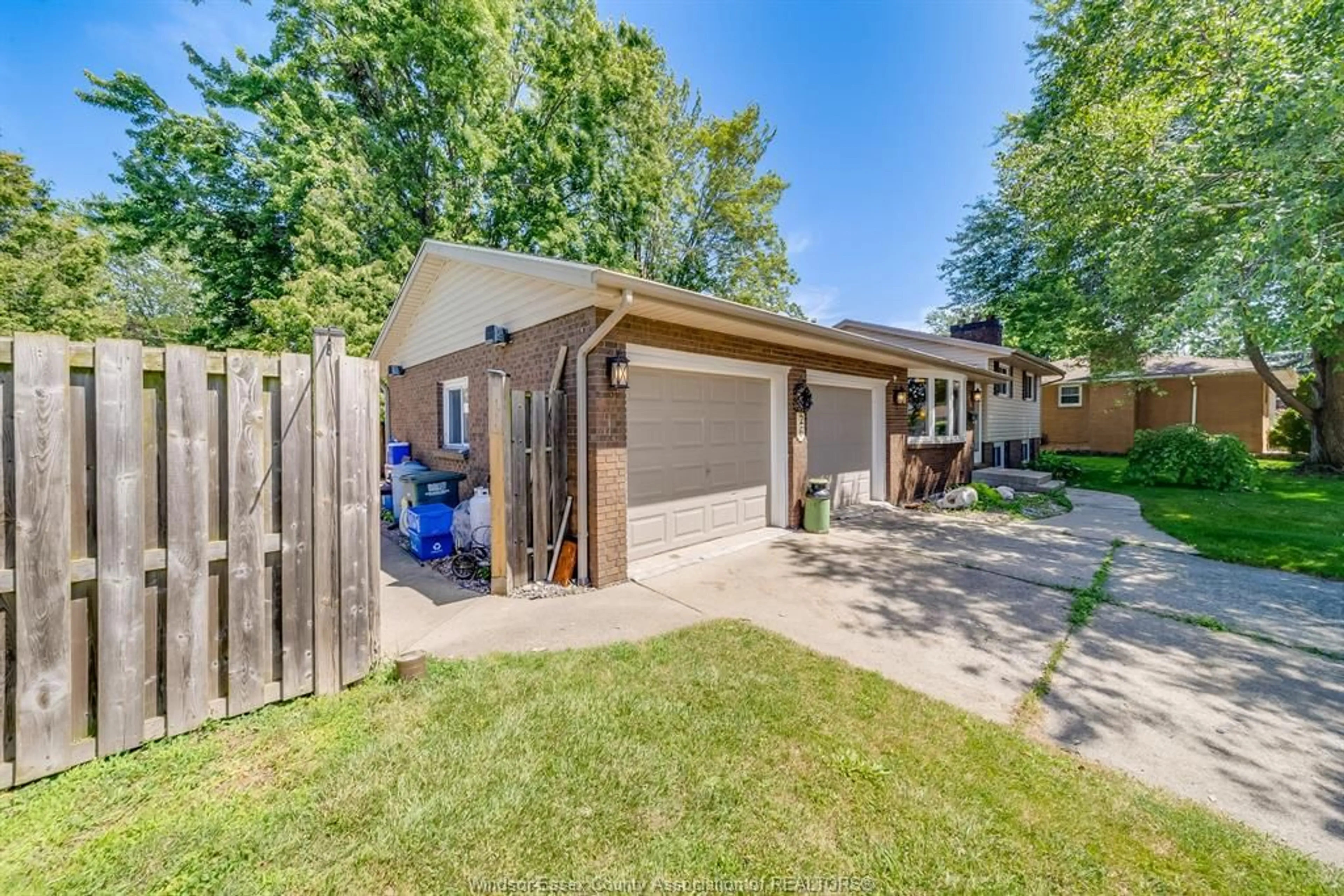 Unknown for 26 SPRING Crt, Amherstburg Ontario N9V 3A9