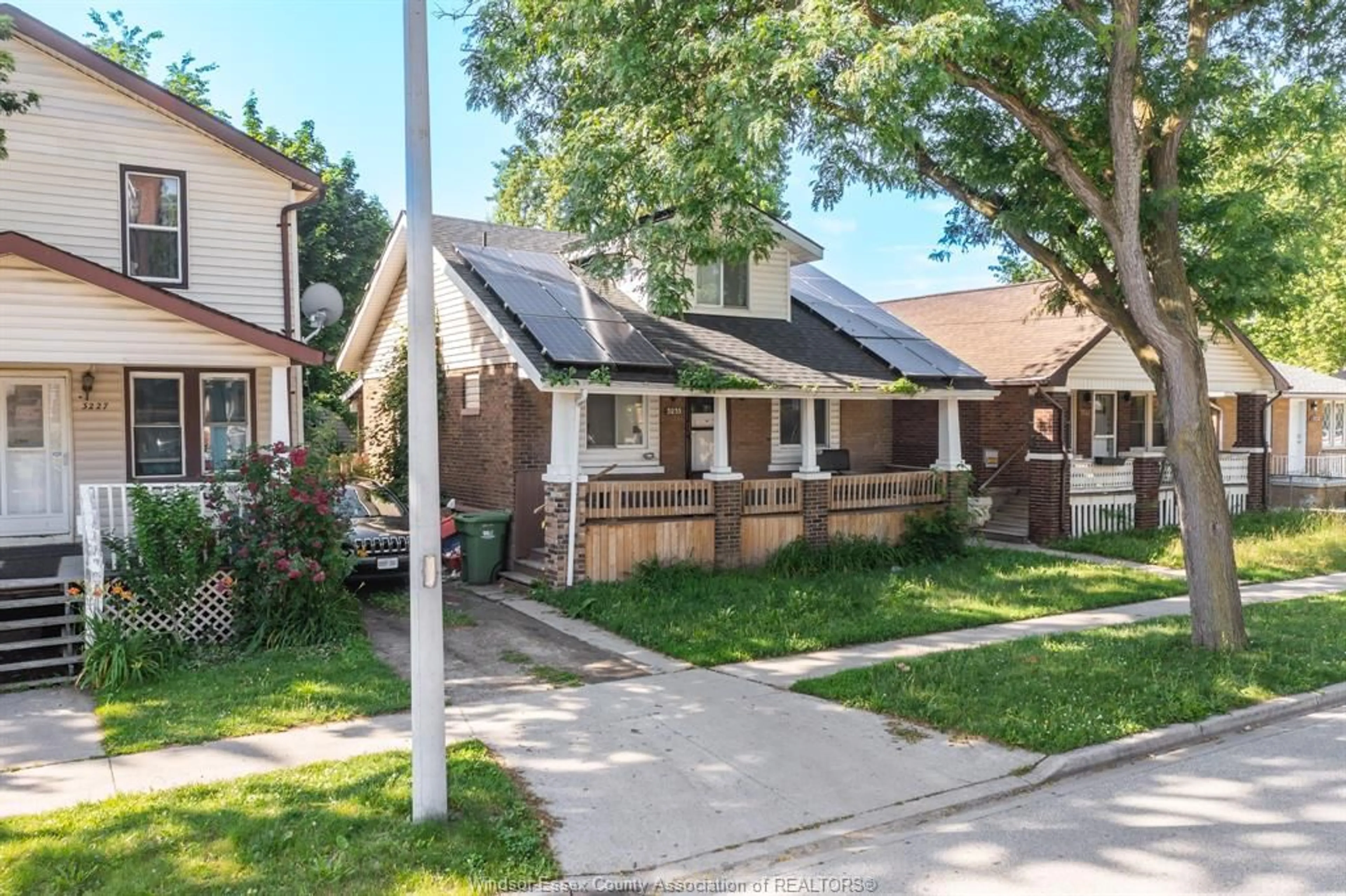 Home with brick exterior material, street for 3235 MILLEN St, Windsor Ontario N9C 1T1
