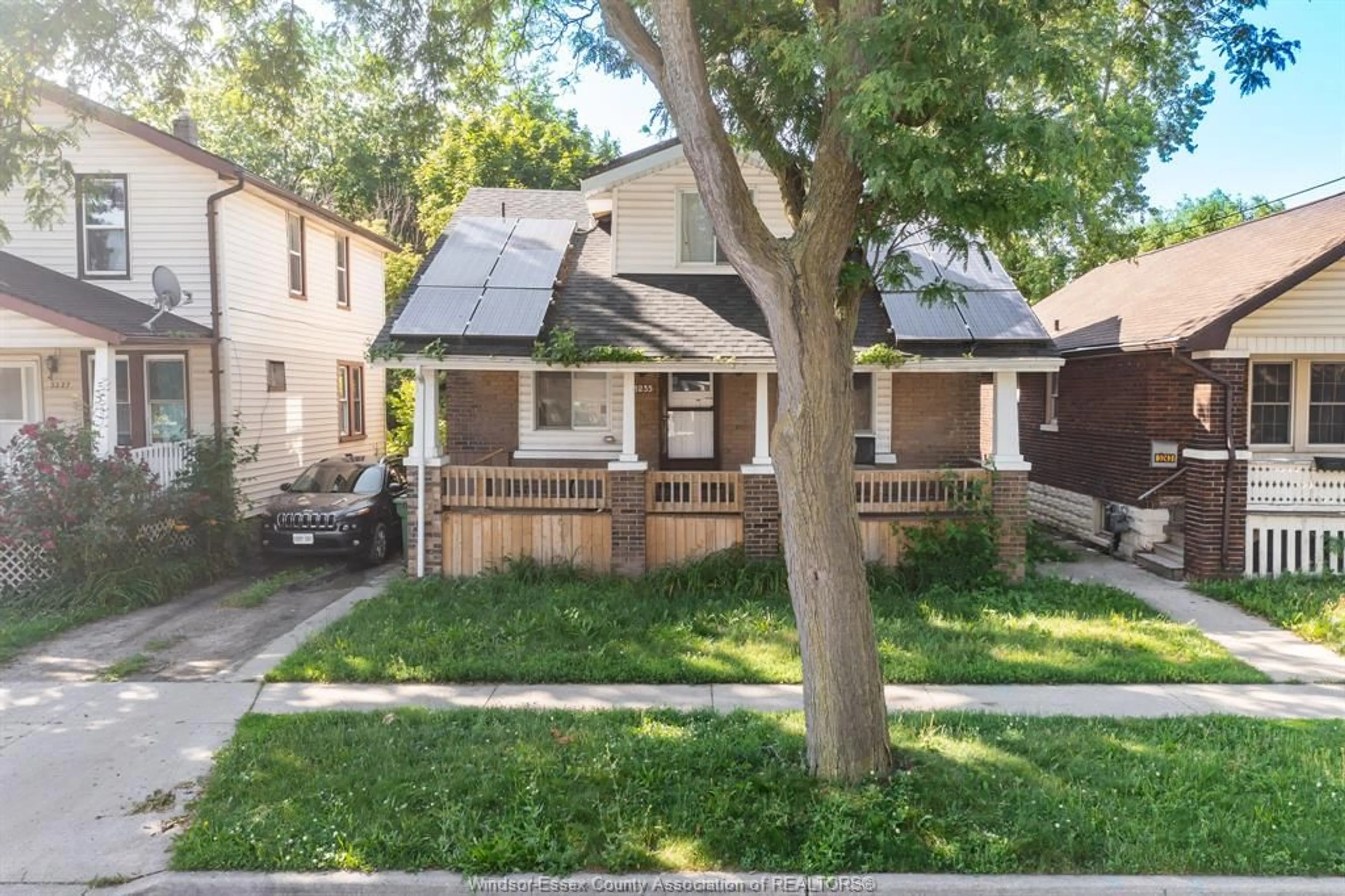 Unknown for 3235 MILLEN St, Windsor Ontario N9C 1T1