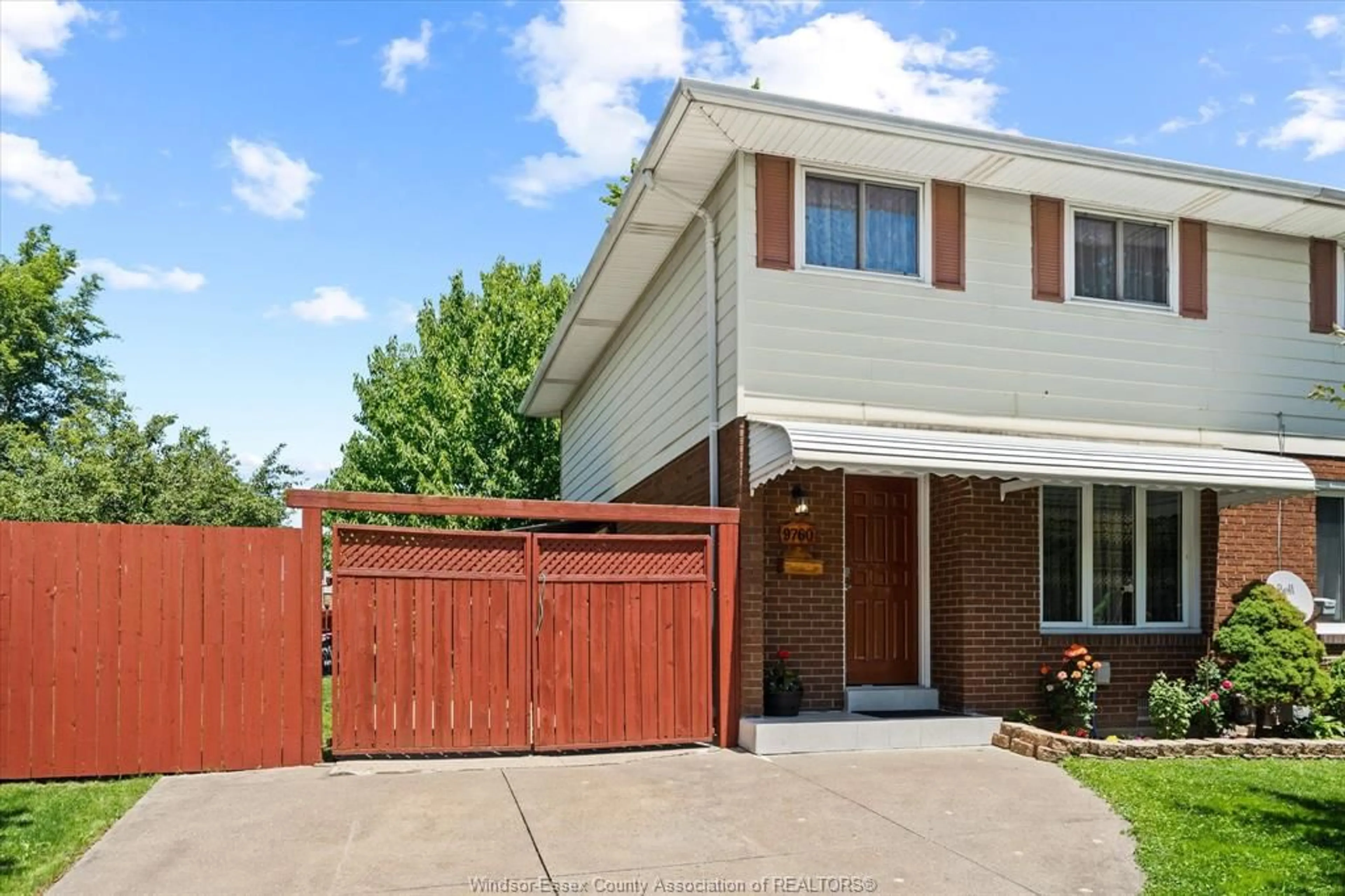 Unknown for 9760 LYNNGROVE, Windsor Ontario N8R 1B7
