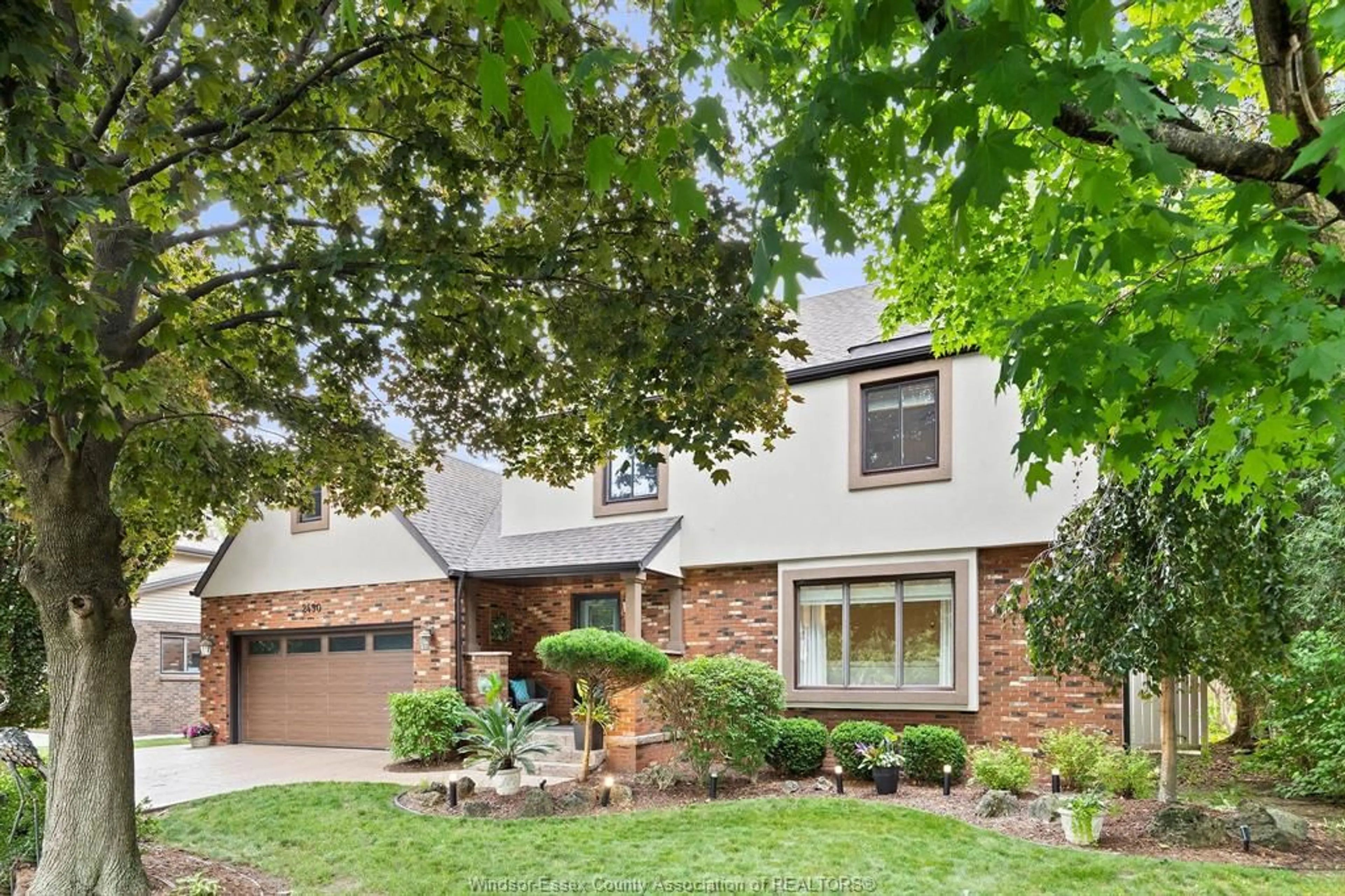 Home with brick exterior material, street for 2490 GLENWOOD Ave, Windsor Ontario N9E 2X6