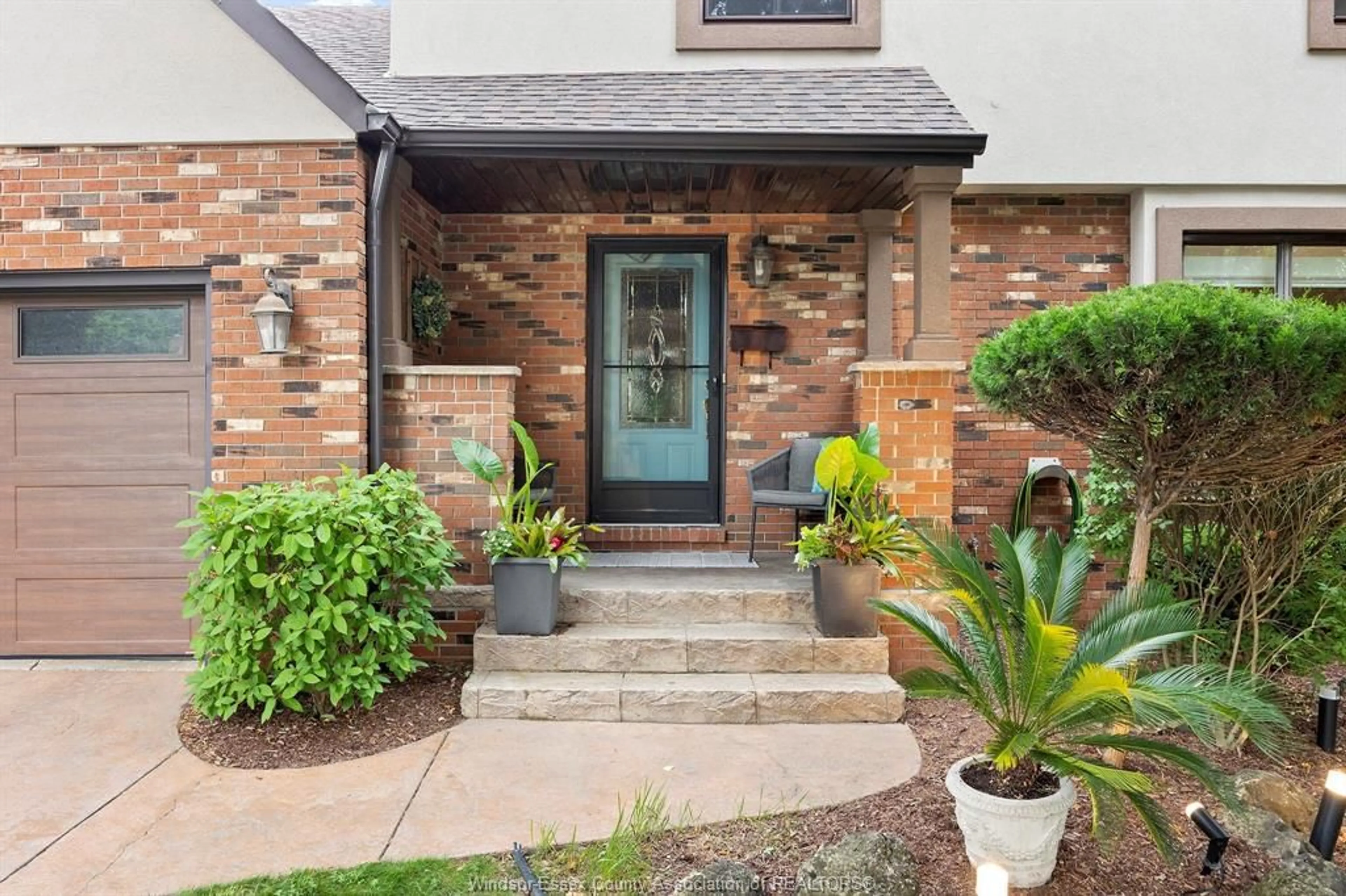 Unknown for 2490 GLENWOOD Ave, Windsor Ontario N9E 2X6