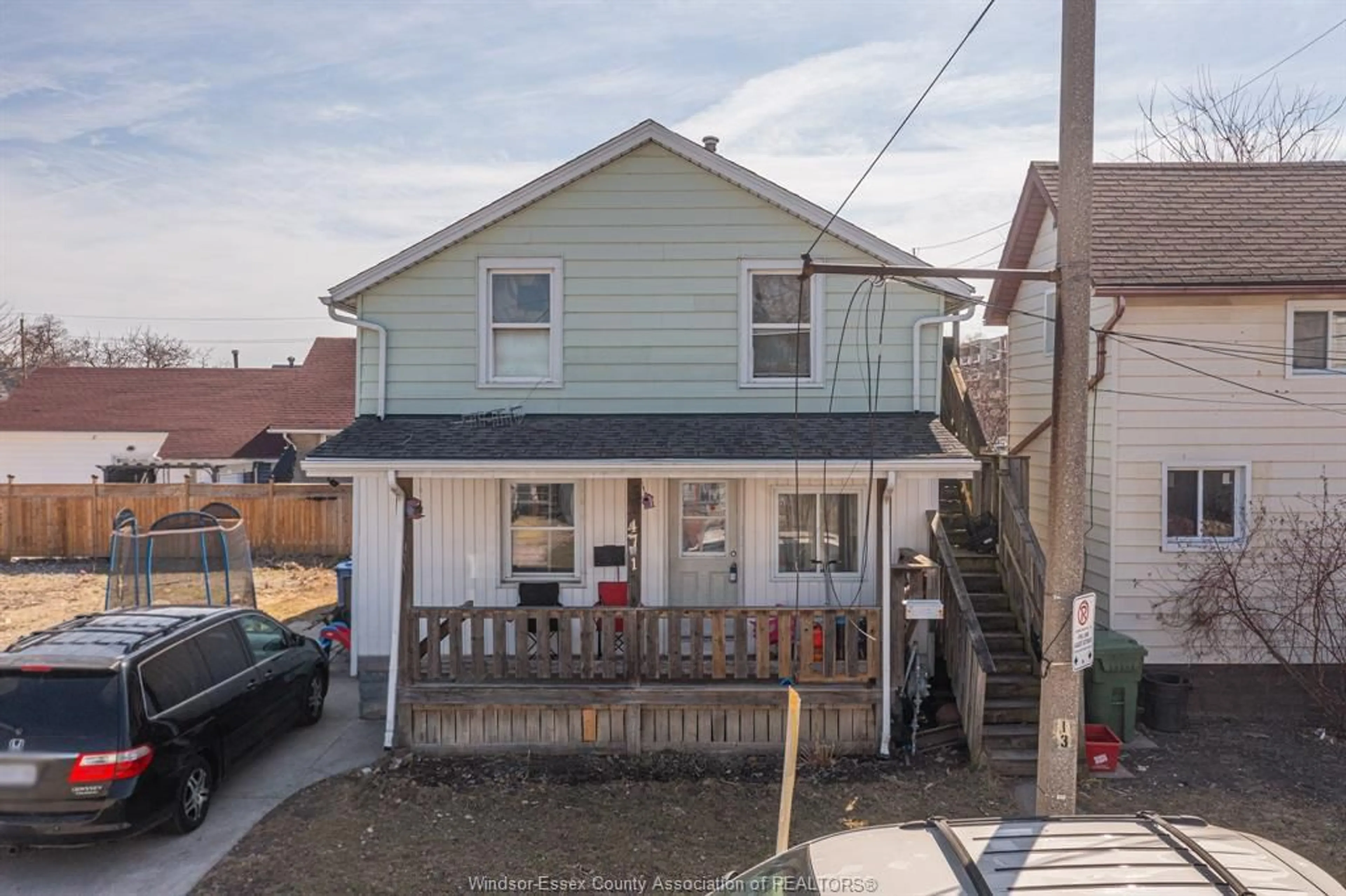 A pic from outside/outdoor area/front of a property/back of a property/a pic from drone, street for 471 TUSCARORA St, Windsor Ontario N9A 3M1