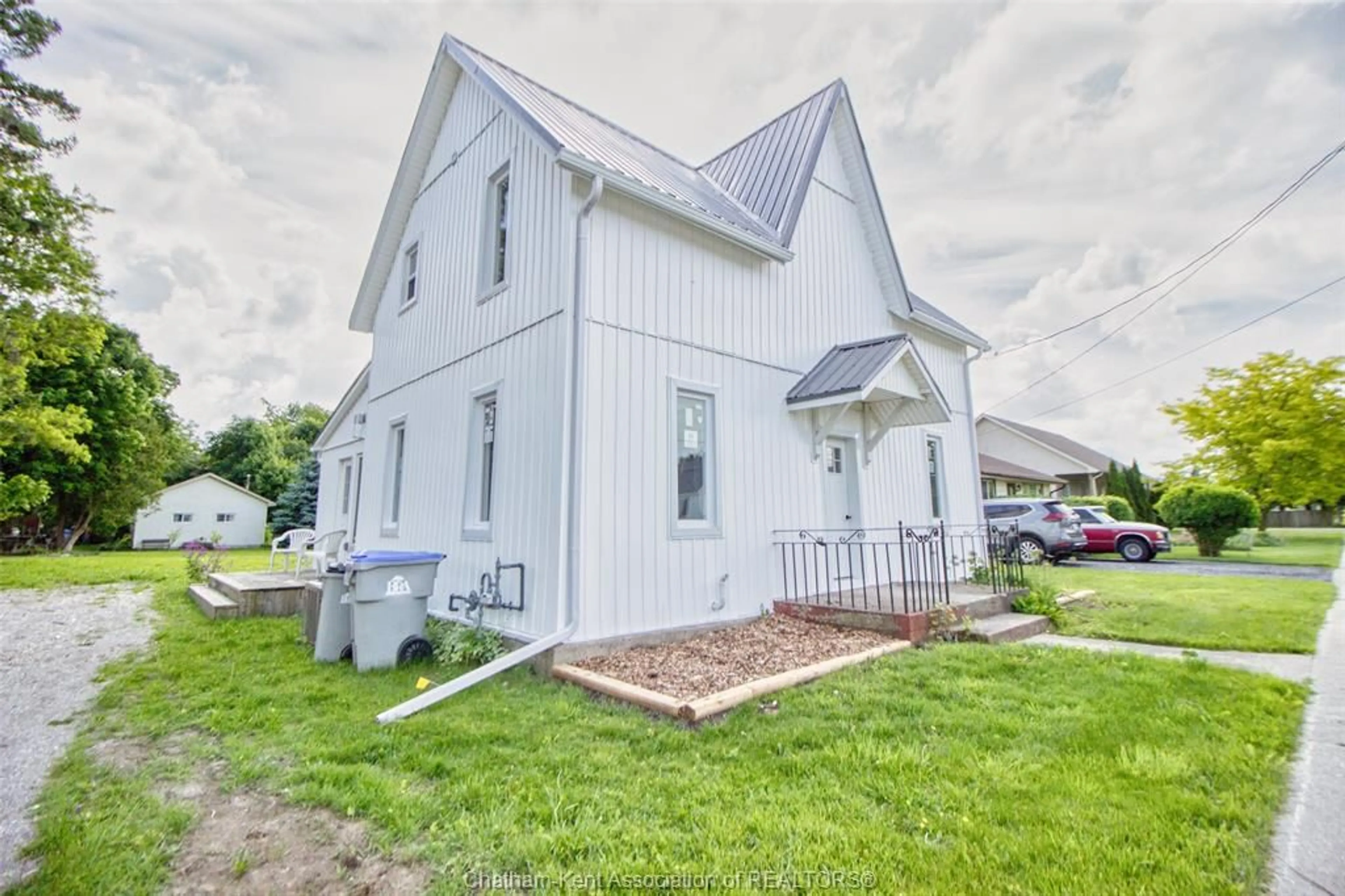 A pic from outside/outdoor area/front of a property/back of a property/a pic from drone, building for 56 King St, Lambton Shores Ontario N0M 2N0